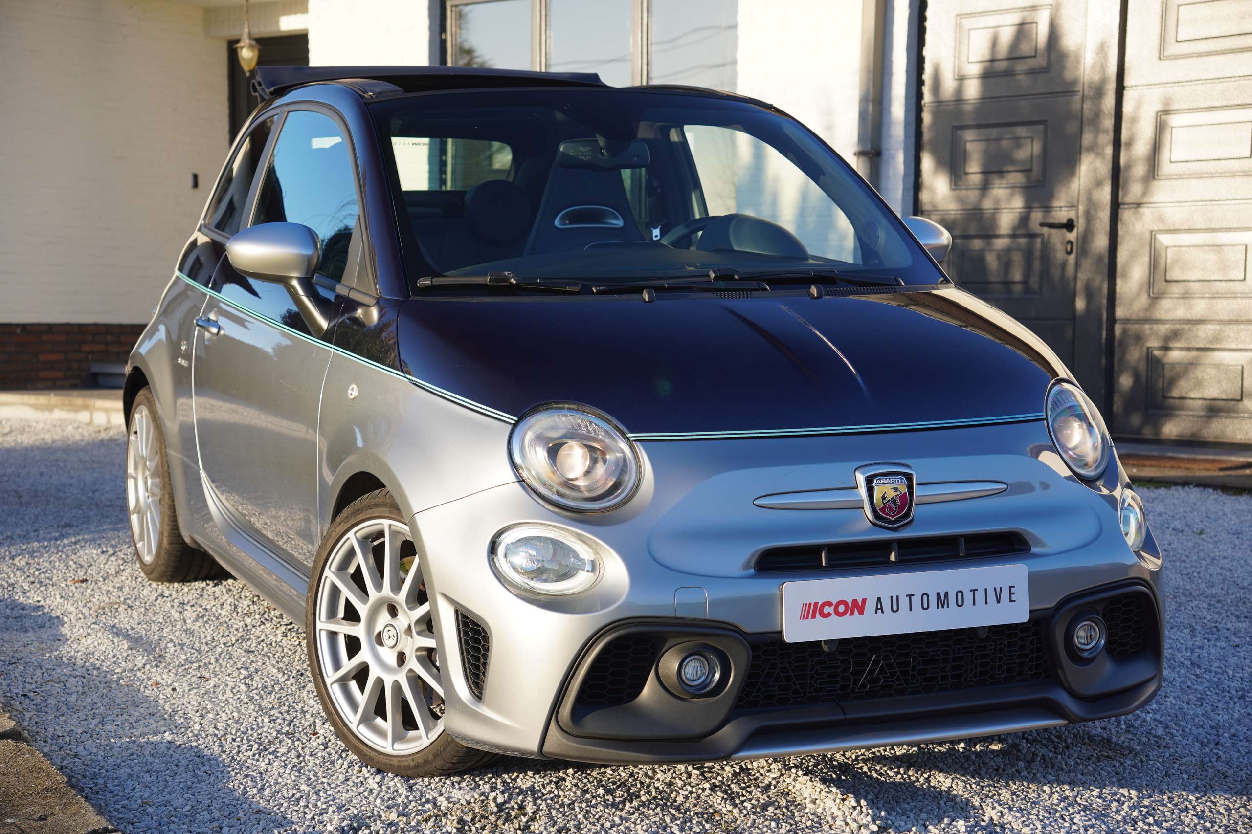 6bc6176e-b183-4a1c-8582-9a02cc53a6e35-abarth-695c-1-4t-rivale-riva-edition-634-3000-akrapovic-20241209.jpg