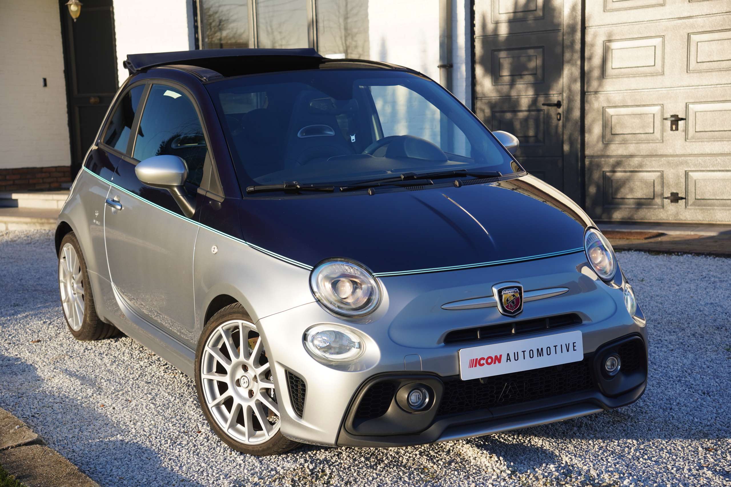 6bc6176e-b183-4a1c-8582-9a02cc53a6e36-abarth-695c-1-4t-rivale-riva-edition-634-3000-akrapovic-20241209.jpg