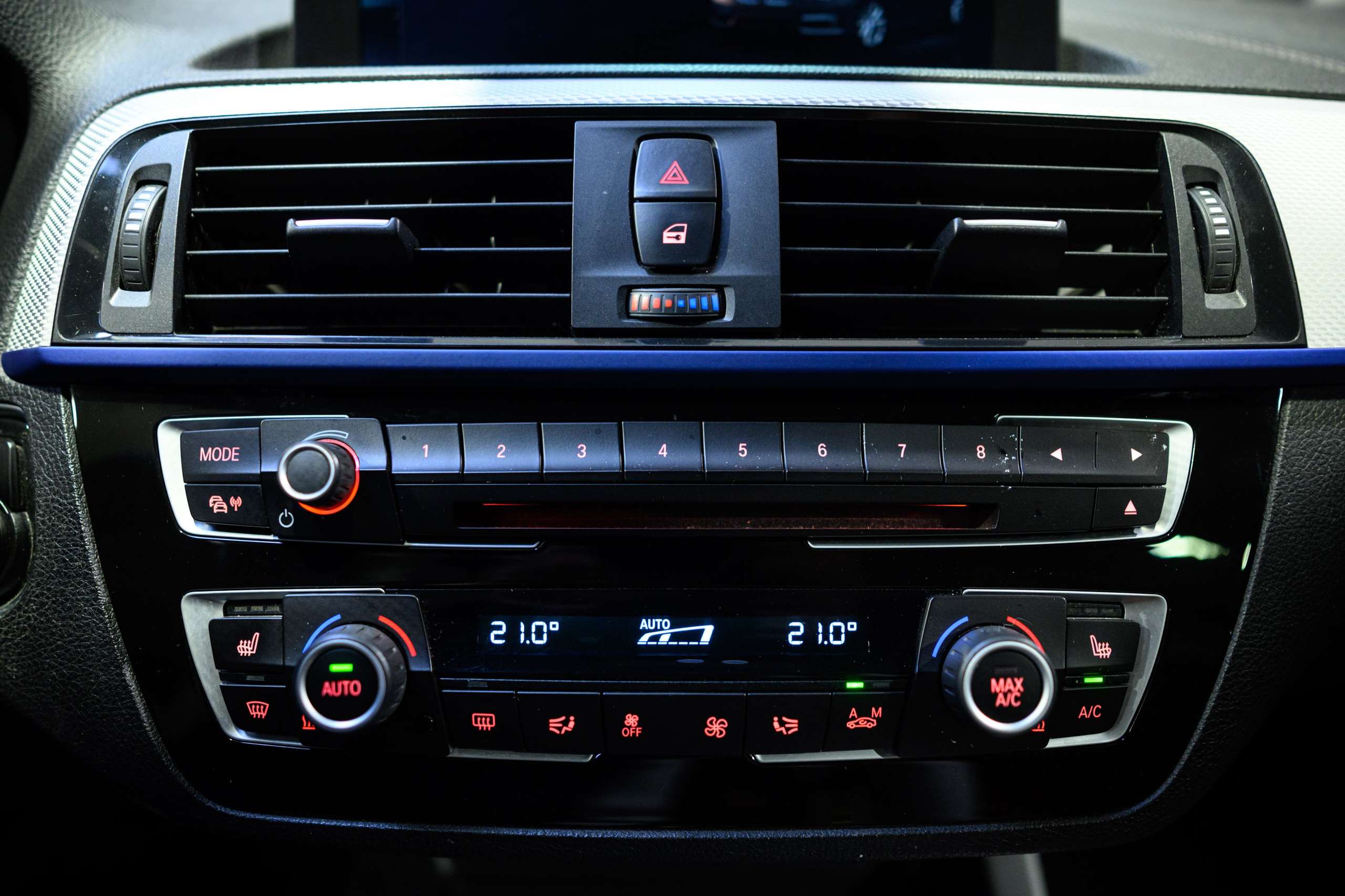129b1a90-83eb-4573-aaa8-8896b58ac4a532-bmw-140-m140i-cognac-harmankardon-navi-pro-a-led.jpg