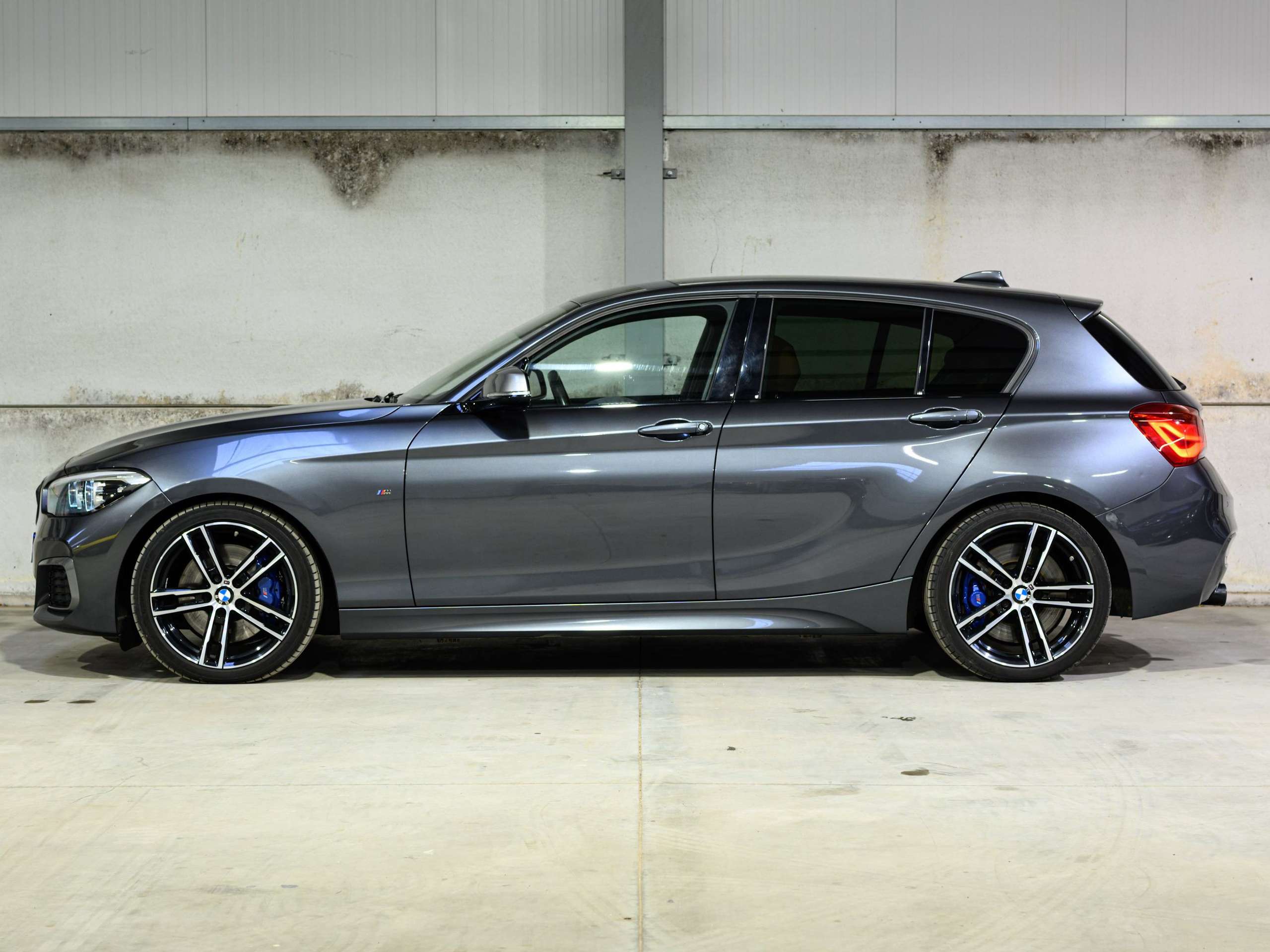 129b1a90-83eb-4573-aaa8-8896b58ac4a54-bmw-140-m140i-cognac-harmankardon-navi-pro-a-led.jpg