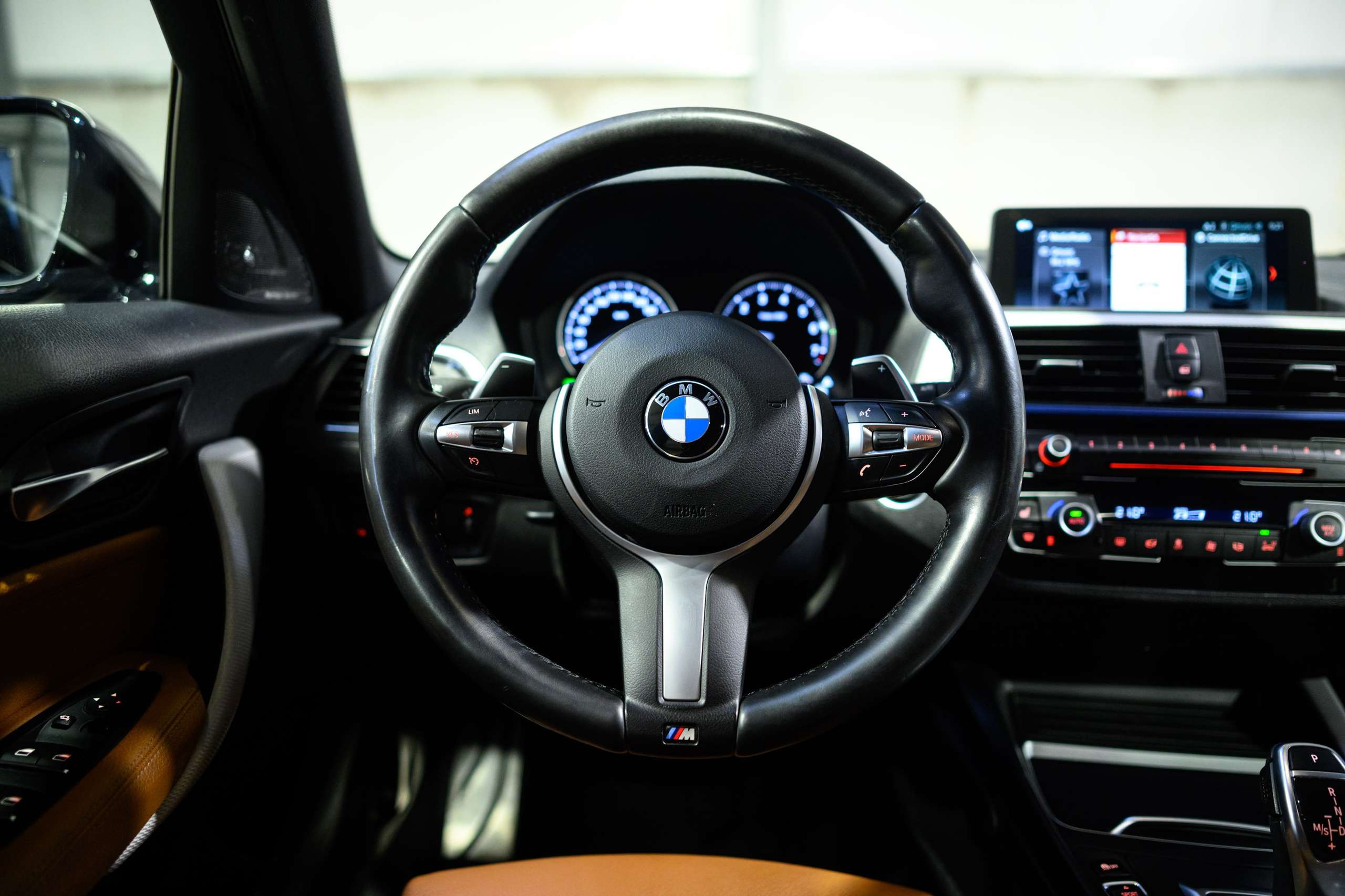 129b1a90-83eb-4573-aaa8-8896b58ac4a58-bmw-140-m140i-cognac-harmankardon-navi-pro-a-led.jpg