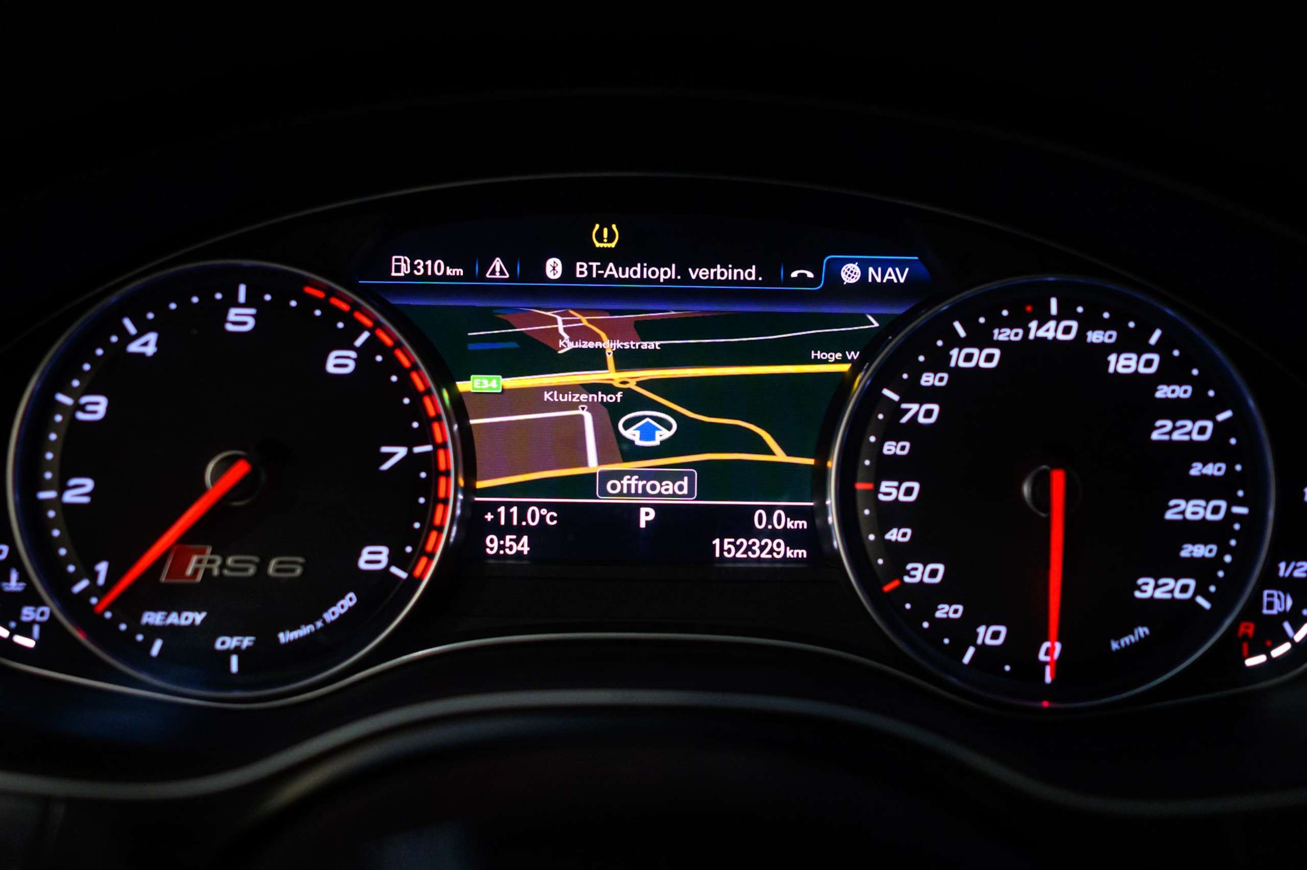 14d67df1-5e6e-4ca7-86a5-a4f0bad7566213-audi-rs6-4-0-v8-lichte-vracht-carbon-bose-pano.jpg
