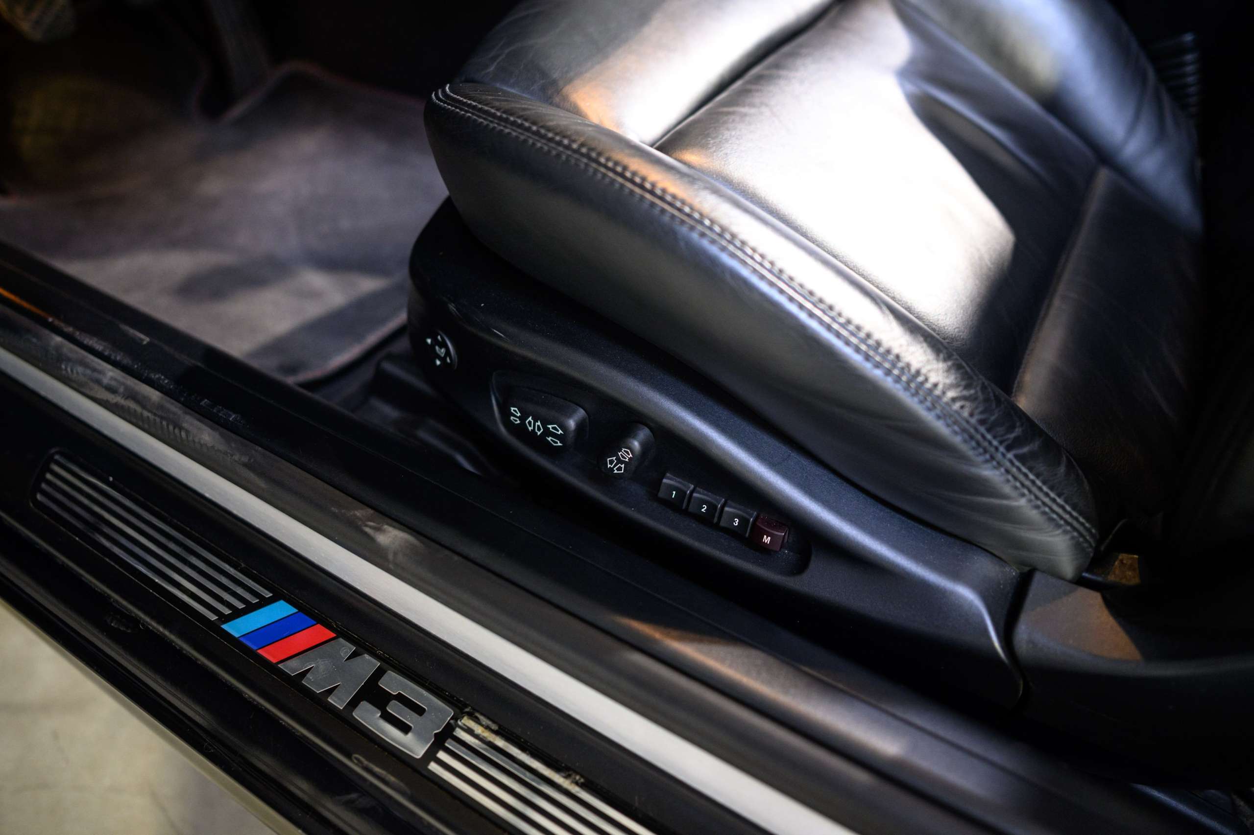 2c2bbc03-4d80-4ef7-9f7b-f0efbcce52c011-bmw-m3-cabriolet-3-2-s54-harman-kardon-navpro-xenon.jpg