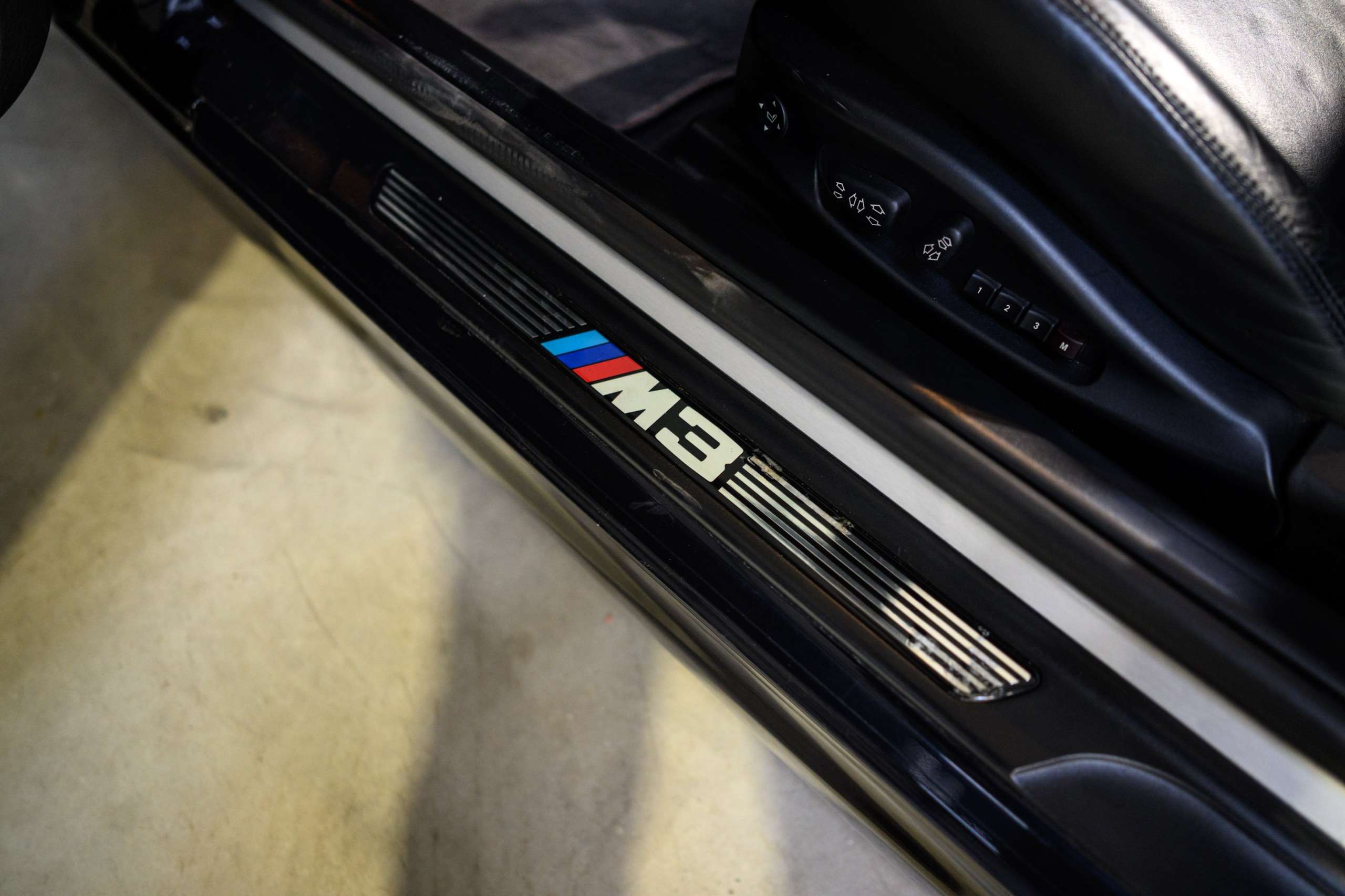 2c2bbc03-4d80-4ef7-9f7b-f0efbcce52c029-bmw-m3-cabriolet-3-2-s54-harman-kardon-navpro-xenon.jpg