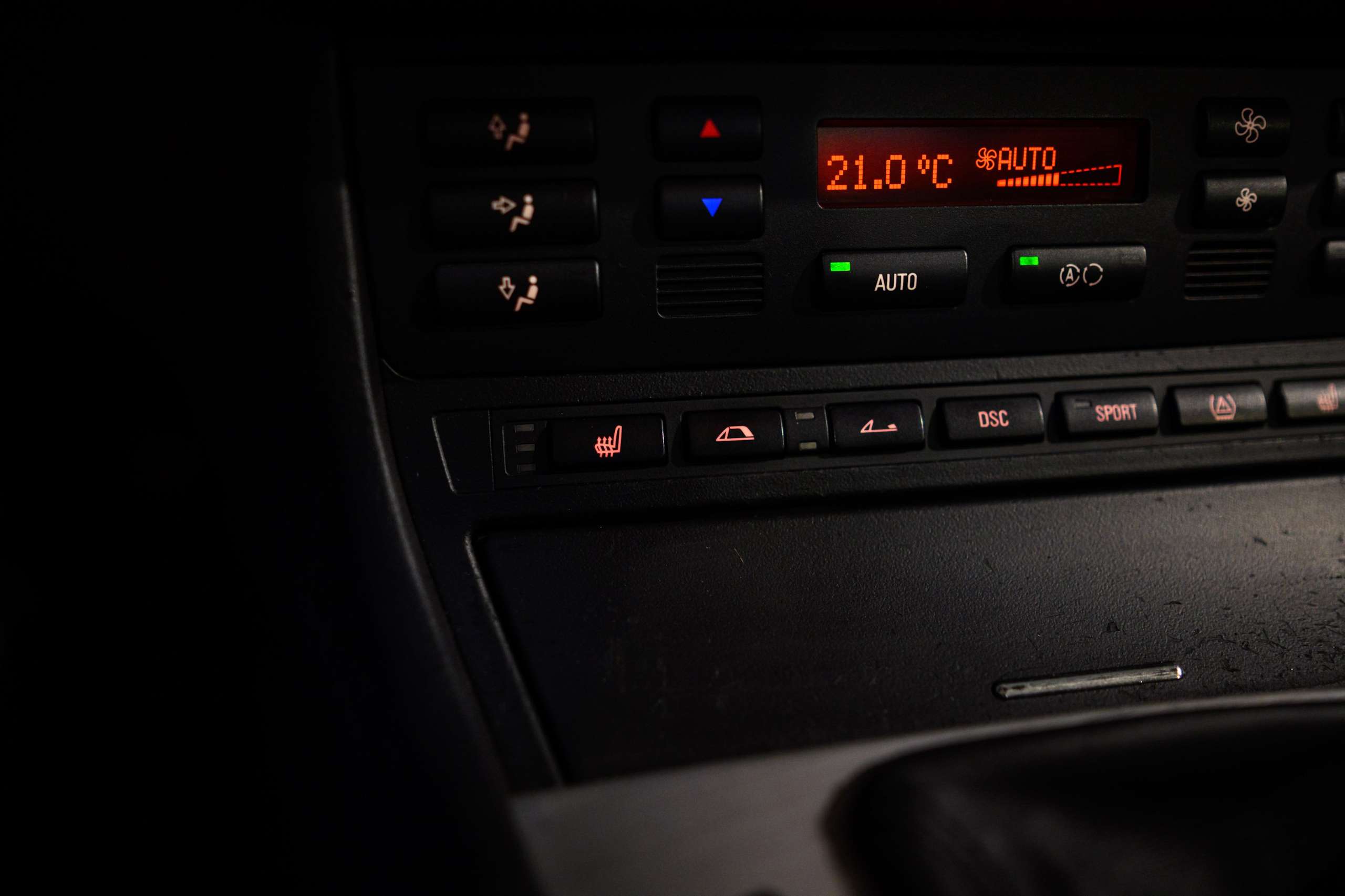 2c2bbc03-4d80-4ef7-9f7b-f0efbcce52c037-bmw-m3-cabriolet-3-2-s54-harman-kardon-navpro-xenon.jpg