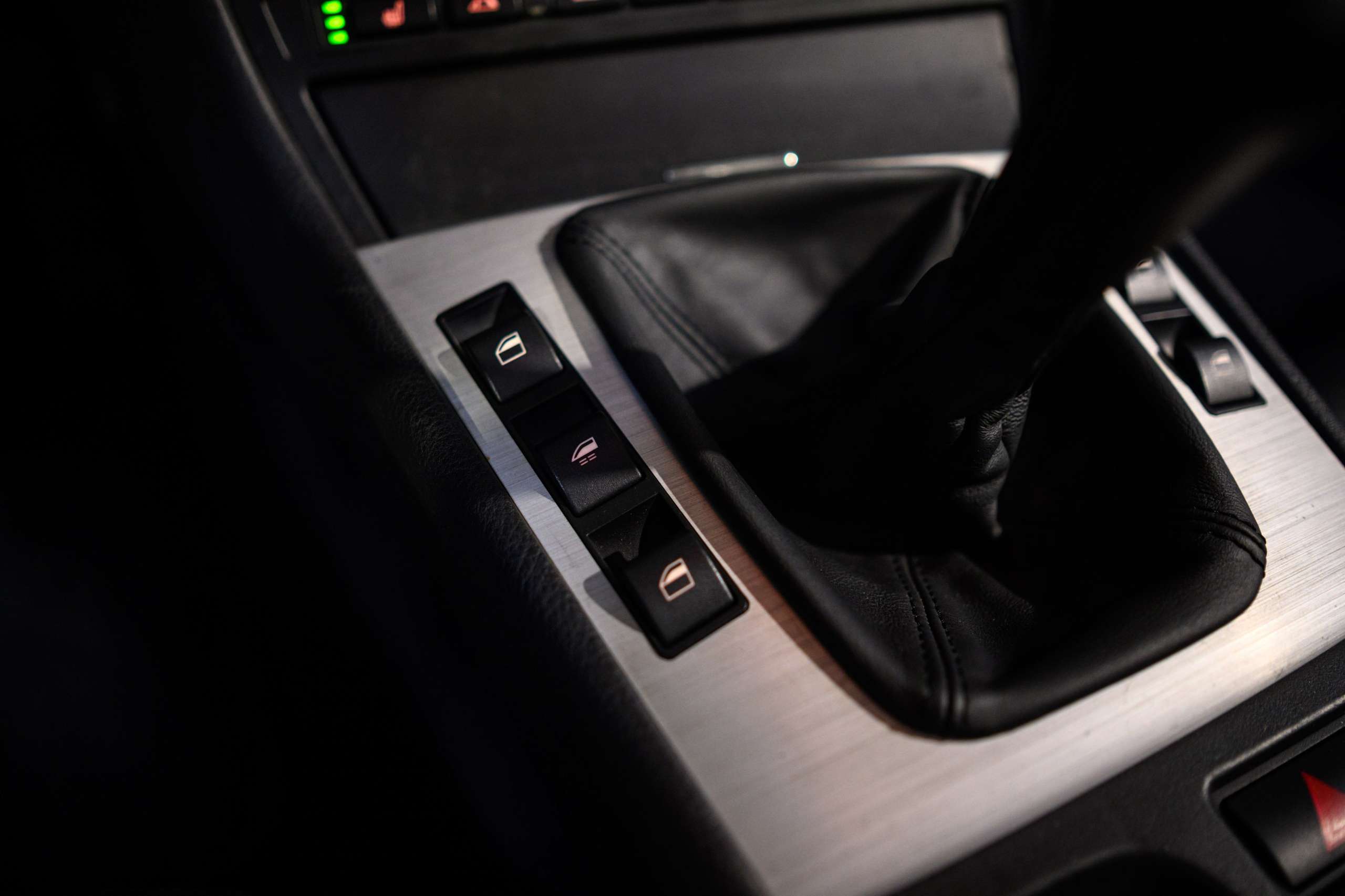 2c2bbc03-4d80-4ef7-9f7b-f0efbcce52c039-bmw-m3-cabriolet-3-2-s54-harman-kardon-navpro-xenon.jpg