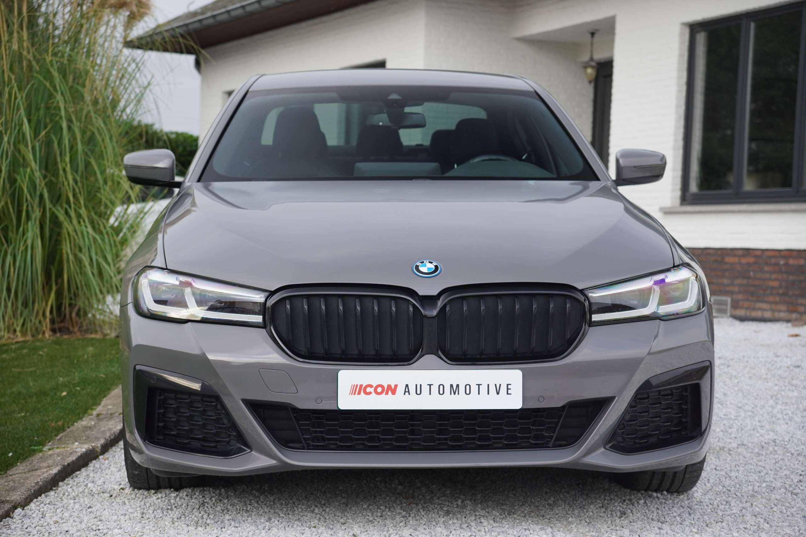 2cba490c-7e2c-43a9-ac4b-9b96ef2787a32-bmw-530-530e-phev-m-pack-adapt-led-exclusive-colour.jpg