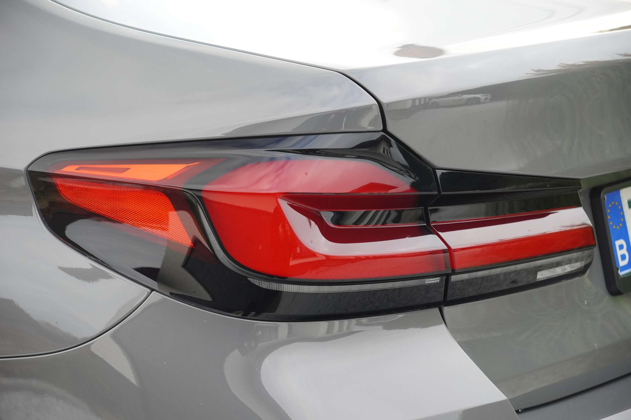 2cba490c-7e2c-43a9-ac4b-9b96ef2787a321-bmw-530-530e-phev-m-pack-adapt-led-exclusive-colour.jpg