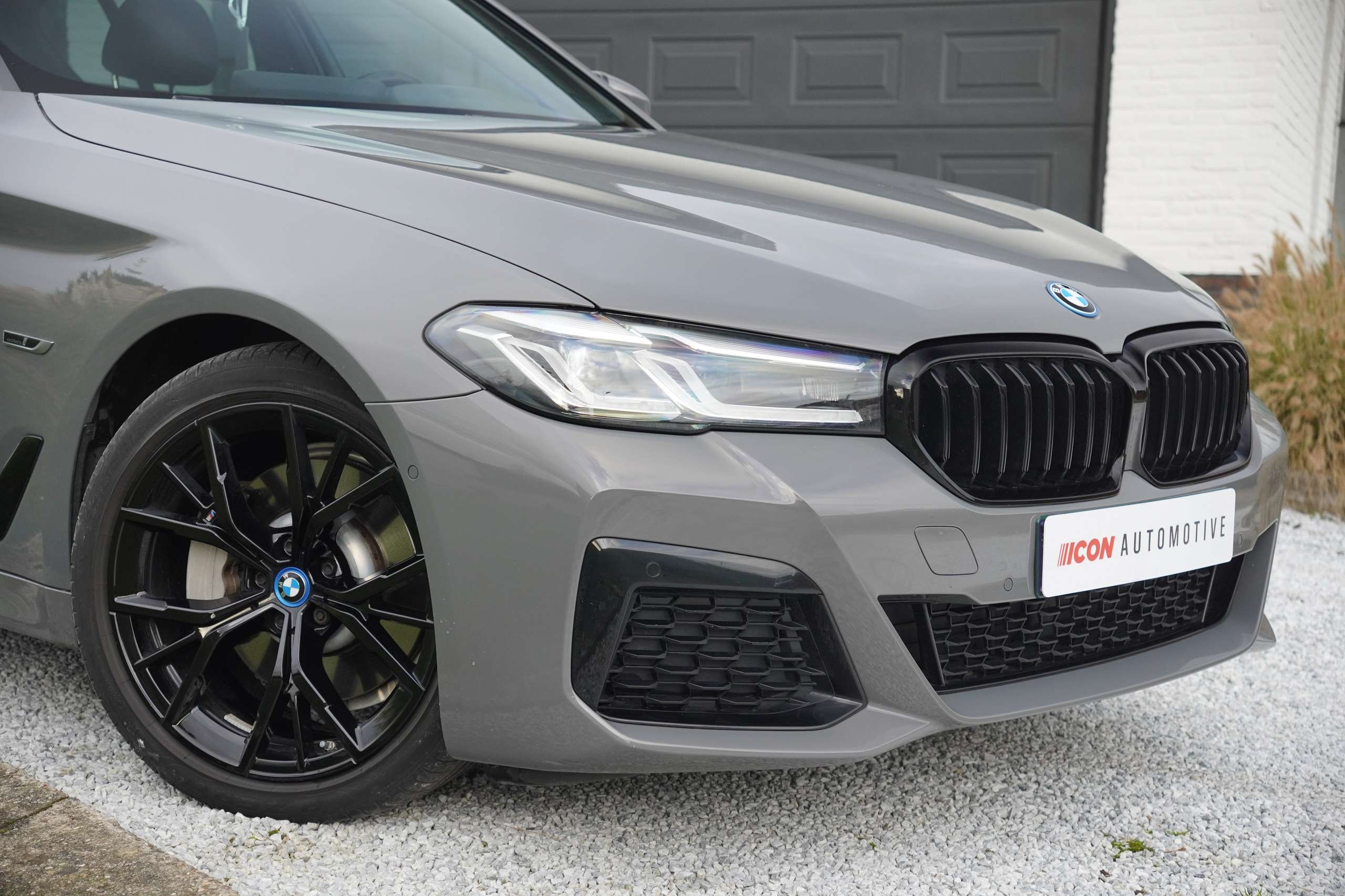 2cba490c-7e2c-43a9-ac4b-9b96ef2787a324-bmw-530-530e-phev-m-pack-adapt-led-exclusive-colour.jpg