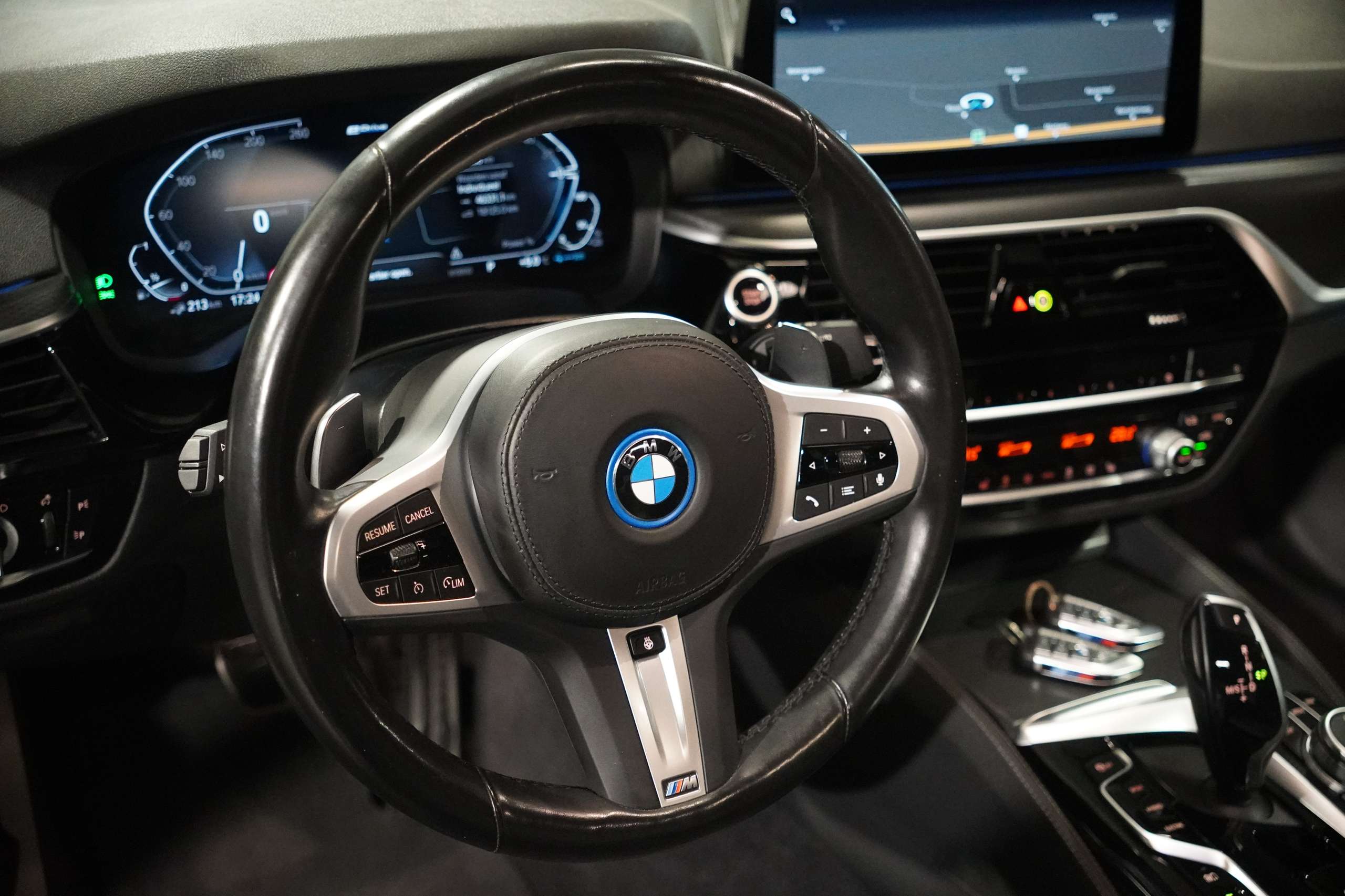 2cba490c-7e2c-43a9-ac4b-9b96ef2787a35-bmw-530-530e-phev-m-pack-adapt-led-exclusive-colour.jpg