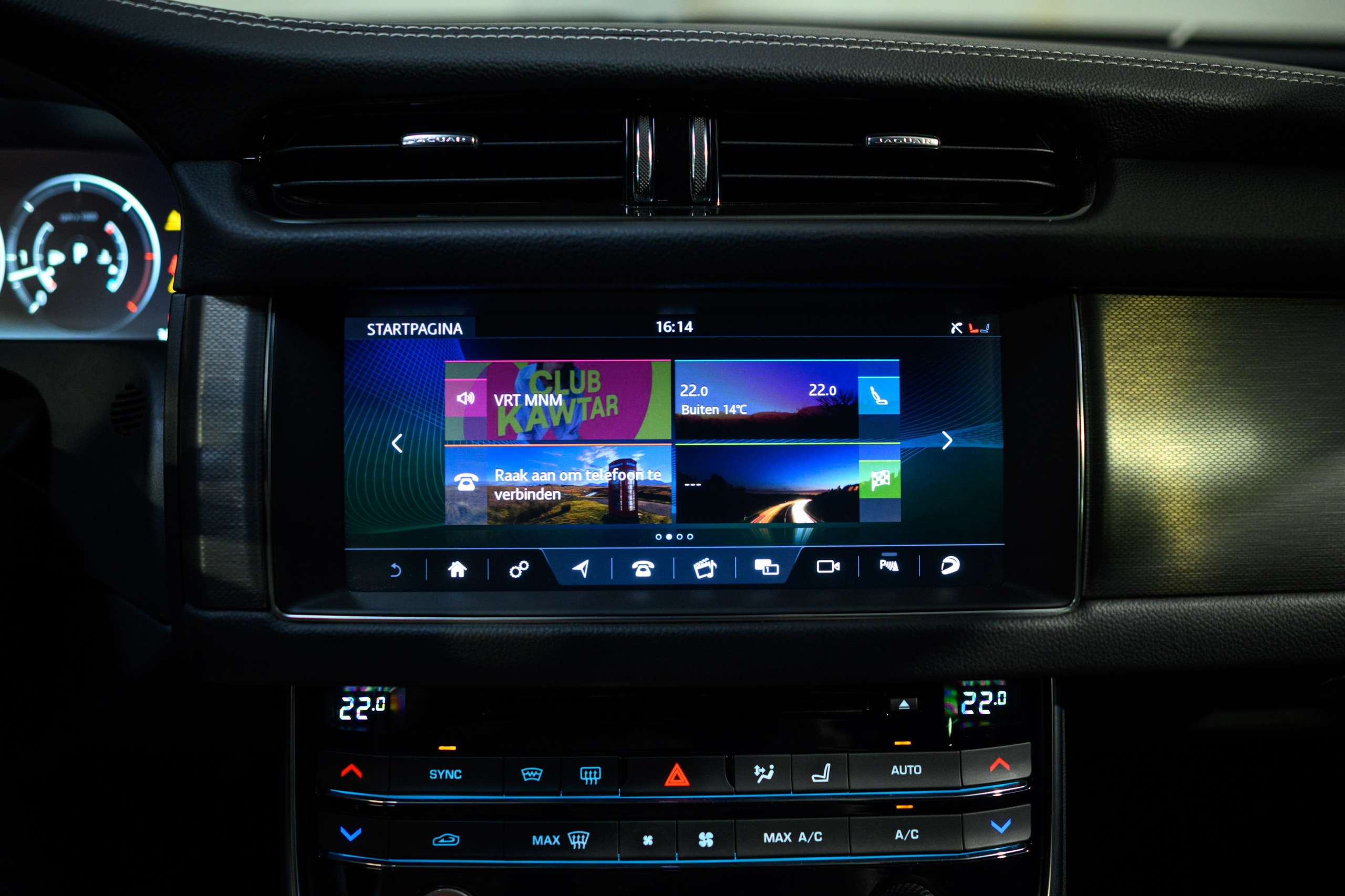 58de6a89-f309-42e0-9ac3-f17727f8be8214-jaguar-xf-sportbrake-3-0-d-v6-300-sport-meridian-full-op.jpg