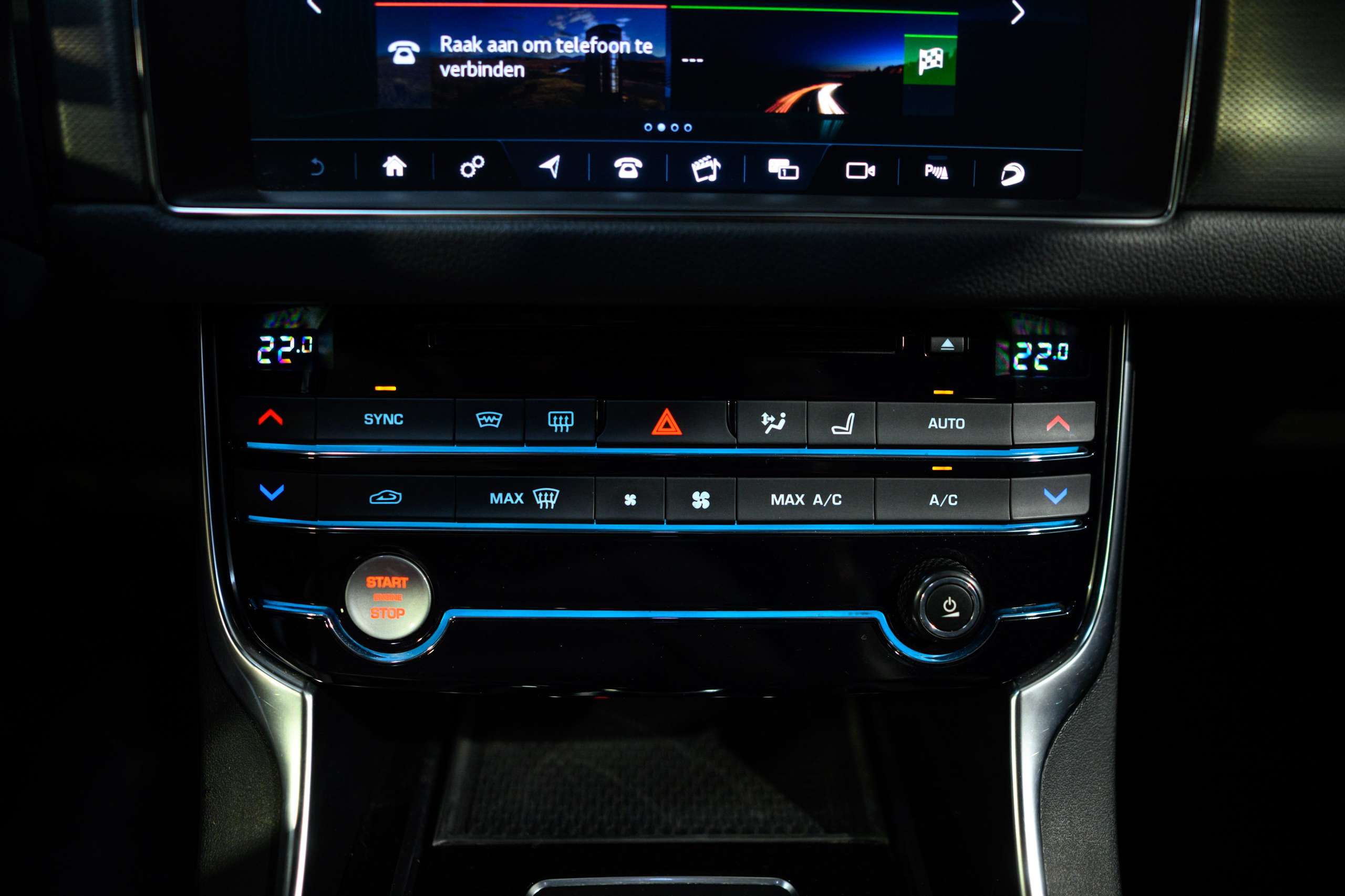 58de6a89-f309-42e0-9ac3-f17727f8be8228-jaguar-xf-sportbrake-3-0-d-v6-300-sport-meridian-full-op.jpg
