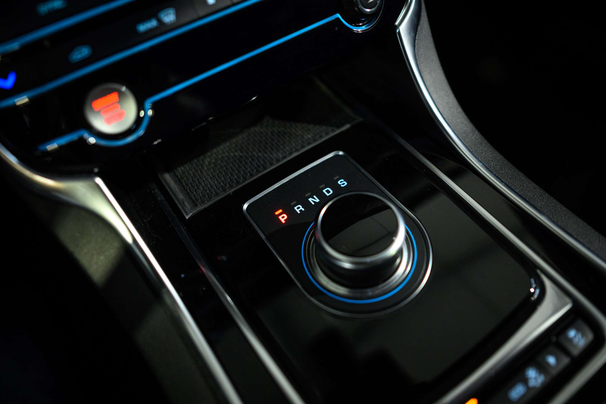 58de6a89-f309-42e0-9ac3-f17727f8be8229-jaguar-xf-sportbrake-3-0-d-v6-300-sport-meridian-full-op.jpg