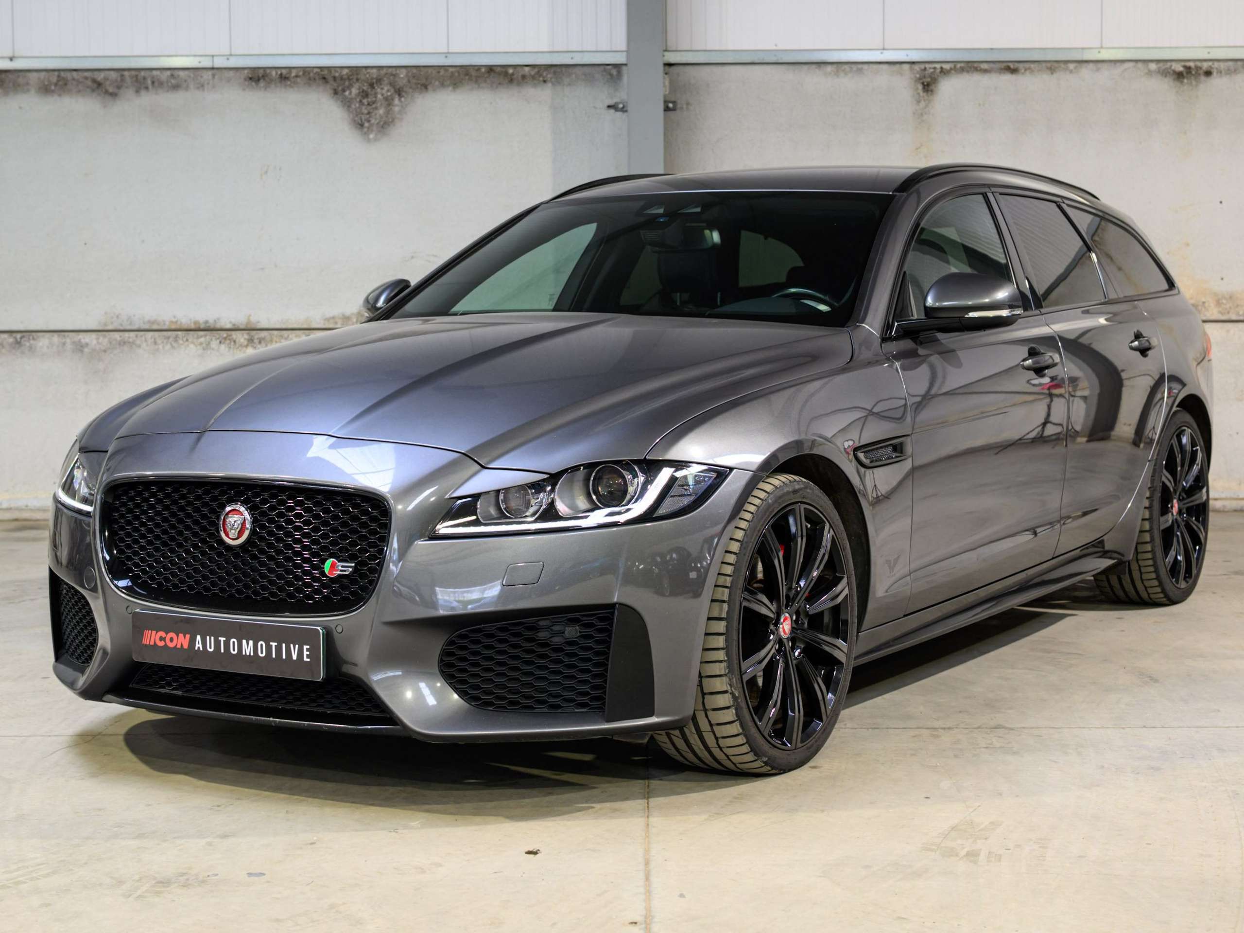 58de6a89-f309-42e0-9ac3-f17727f8be823-jaguar-xf-sportbrake-3-0-d-v6-300-sport-meridian-full-op.jpg