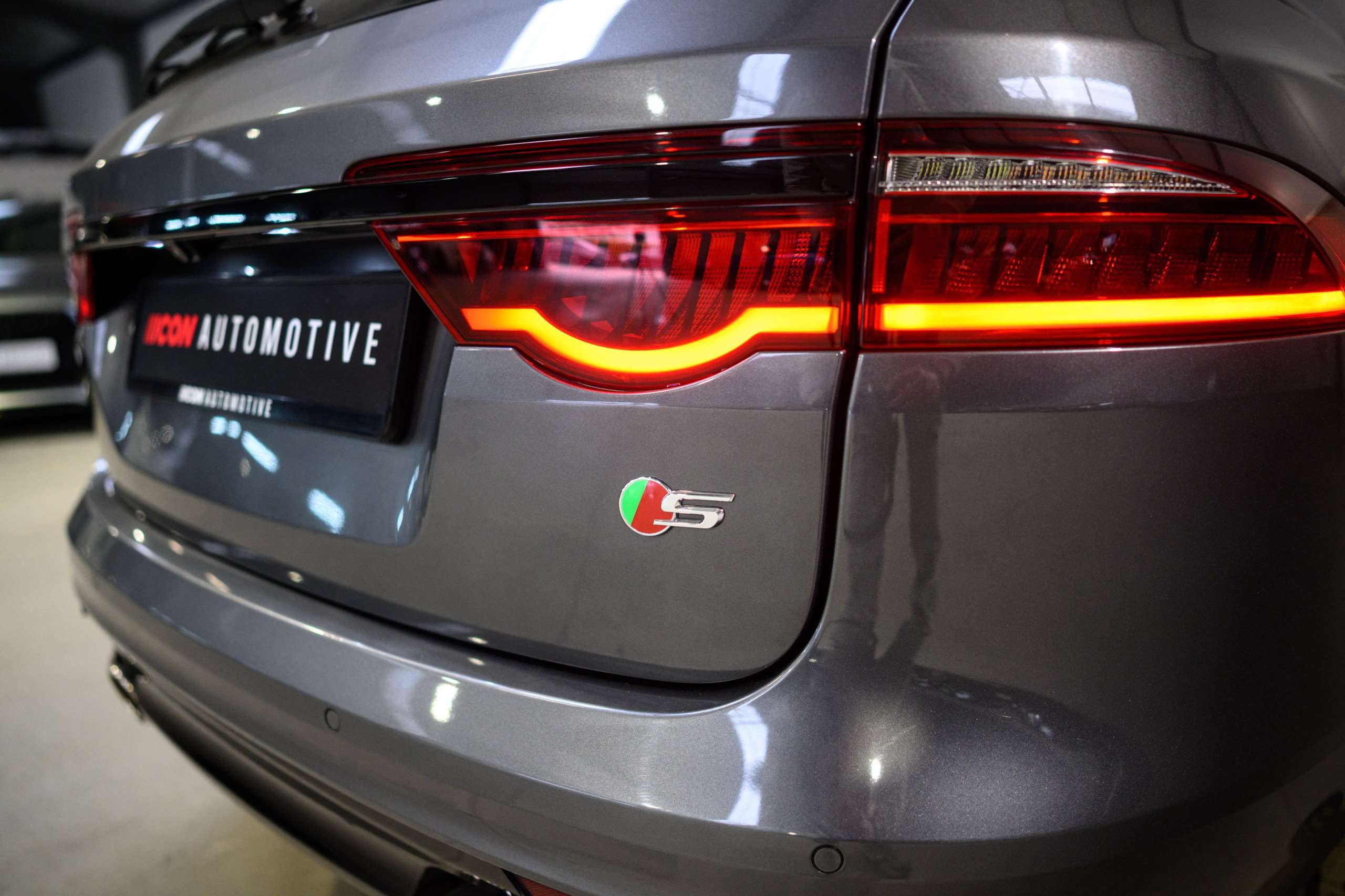 58de6a89-f309-42e0-9ac3-f17727f8be826-jaguar-xf-sportbrake-3-0-d-v6-300-sport-meridian-full-op.jpg