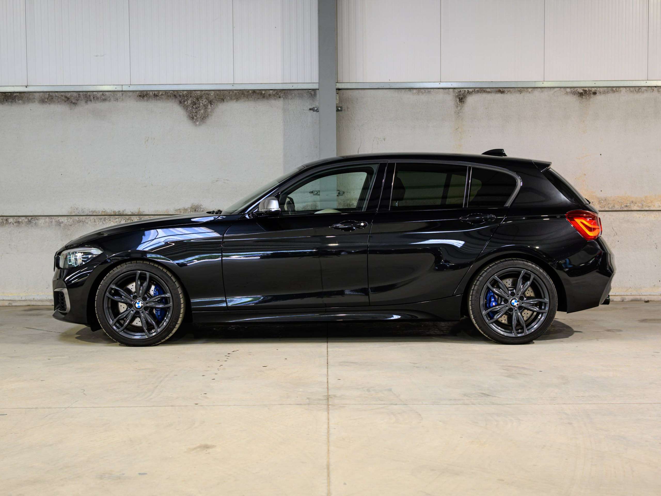 64187ab5-fb00-4c1d-b6db-35ff32f227894-bmw-140-m140i-navi-pro-harman-kardon-camera-led.jpg