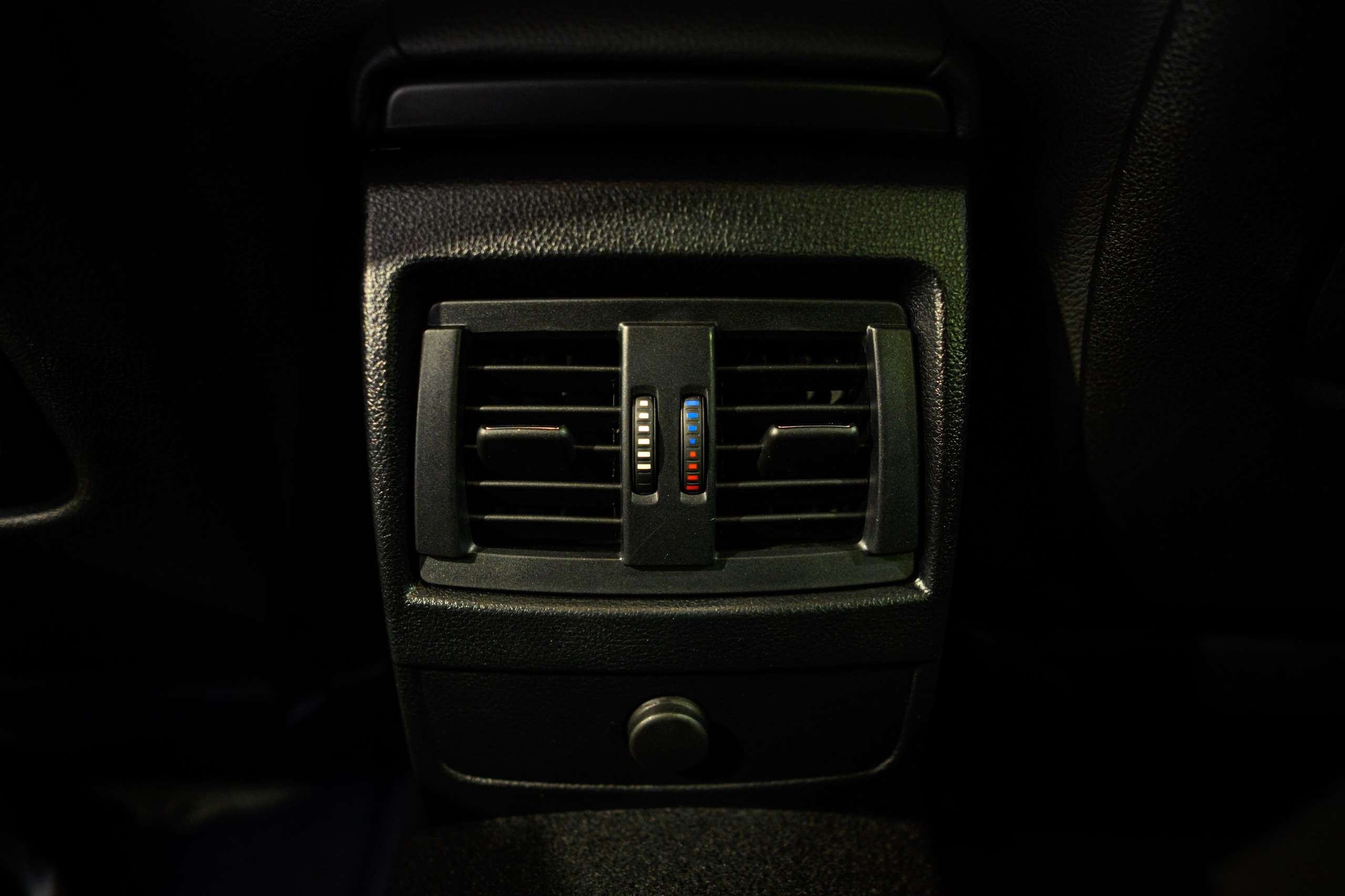 64187ab5-fb00-4c1d-b6db-35ff32f2278940-bmw-140-m140i-navi-pro-harman-kardon-camera-led.jpg