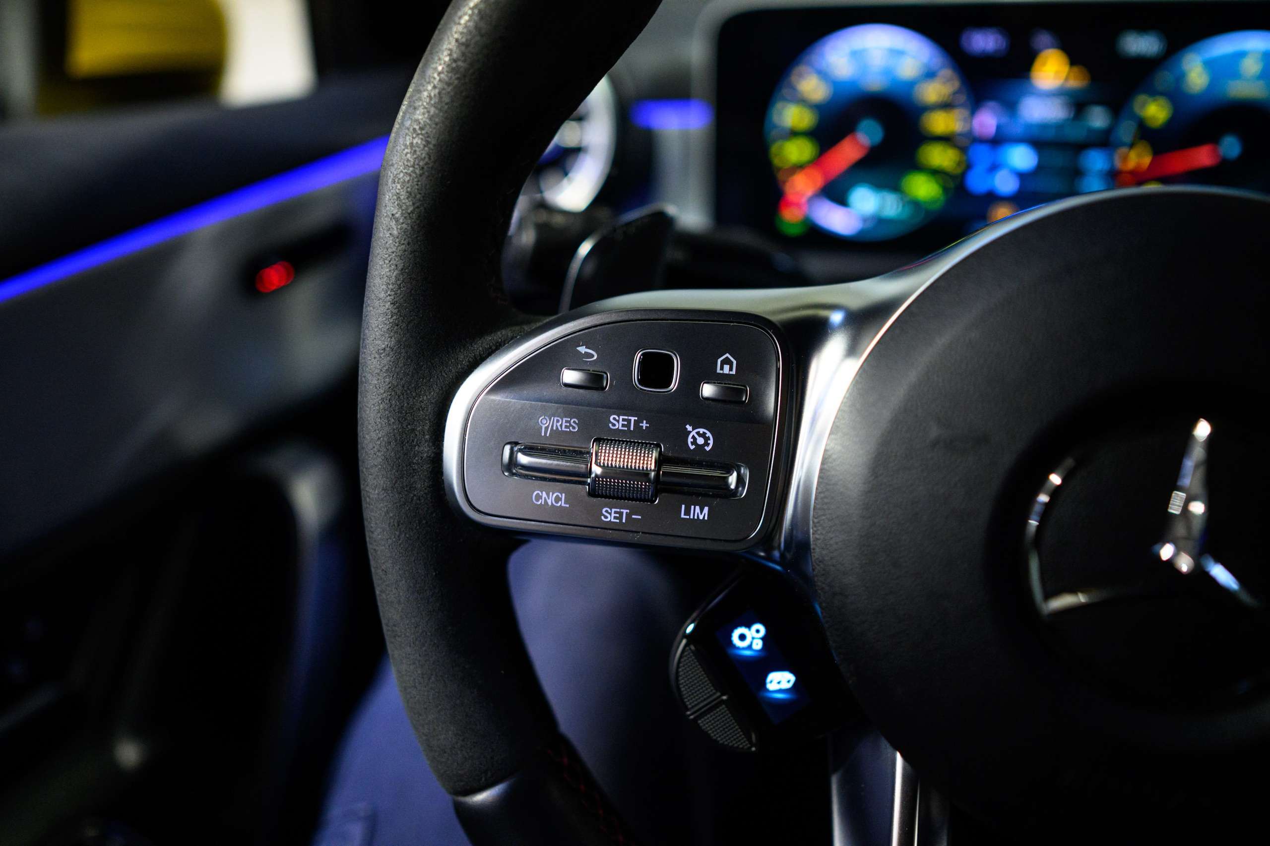 725b1d60-881e-4bec-bc24-015f7628b31114-mercedes-benz-a-45-amg-s-4-matic-burmester-led-nightpack-carplay.jpg