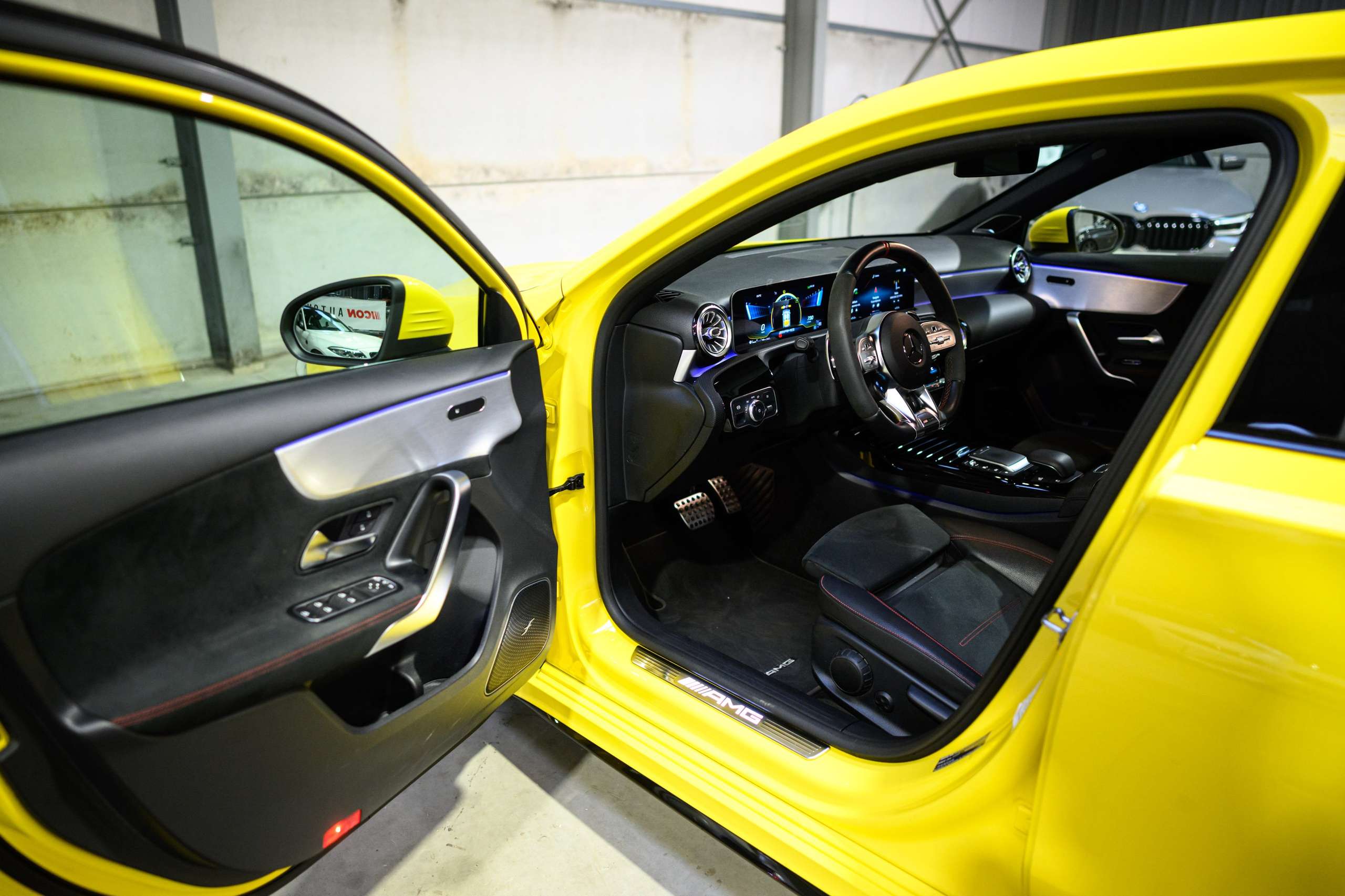 725b1d60-881e-4bec-bc24-015f7628b31122-mercedes-benz-a-45-amg-s-4-matic-burmester-led-nightpack-carplay.jpg