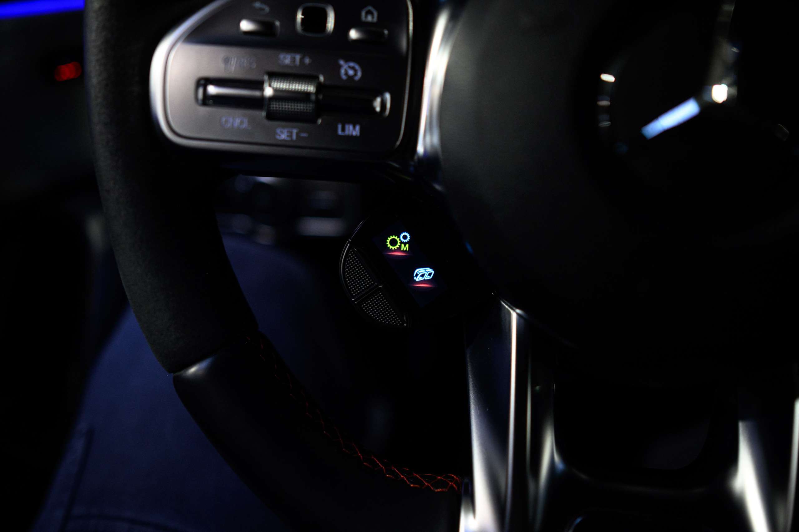 725b1d60-881e-4bec-bc24-015f7628b31137-mercedes-benz-a-45-amg-s-4-matic-burmester-led-nightpack-carplay.jpg