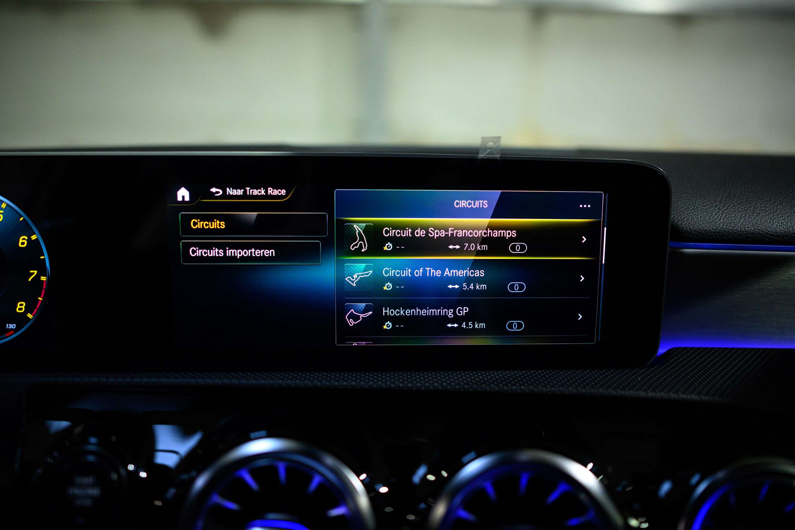725b1d60-881e-4bec-bc24-015f7628b31142-mercedes-benz-a-45-amg-s-4-matic-burmester-led-nightpack-carplay.jpg