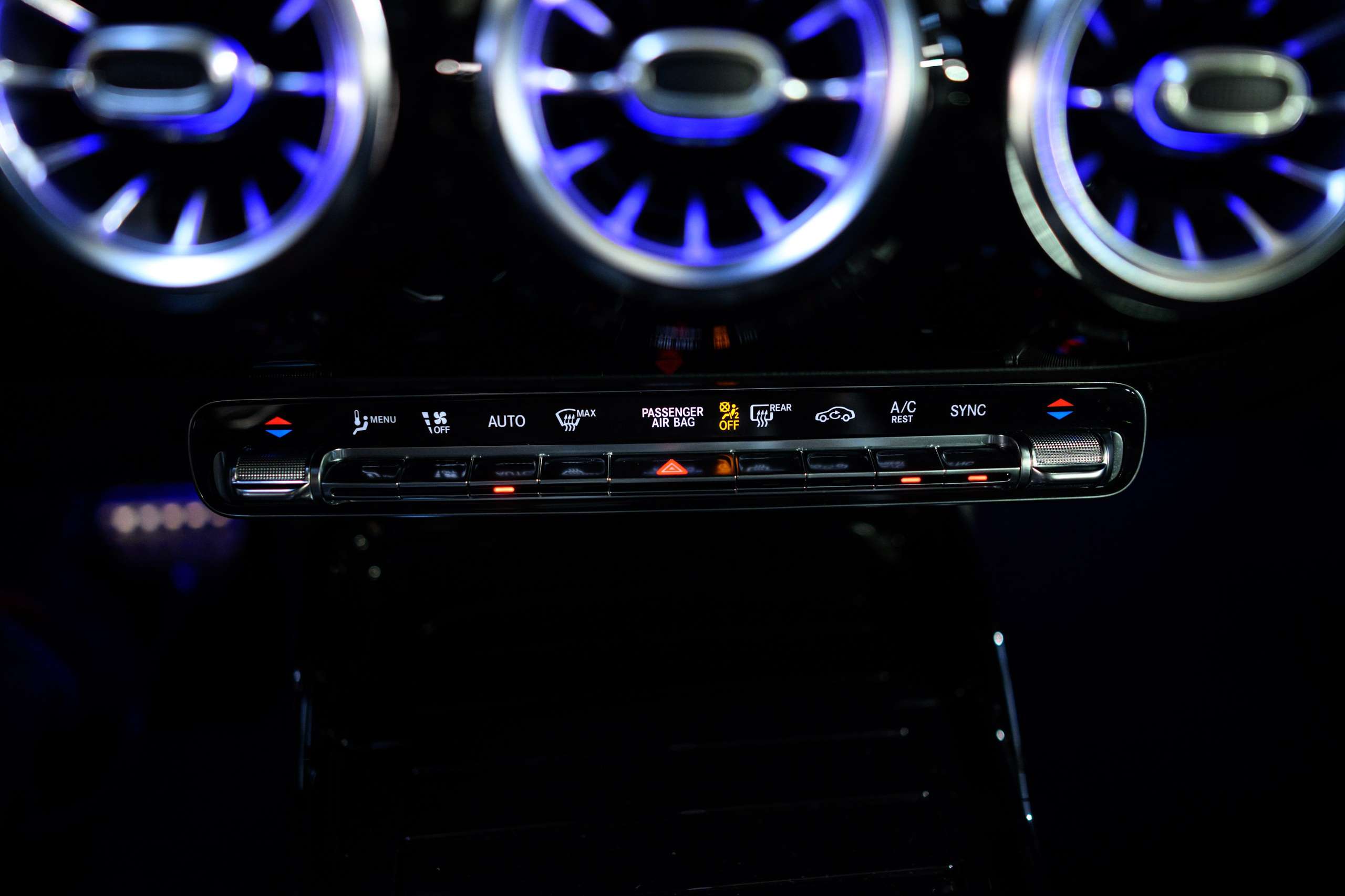 725b1d60-881e-4bec-bc24-015f7628b31145-mercedes-benz-a-45-amg-s-4-matic-burmester-led-nightpack-carplay.jpg