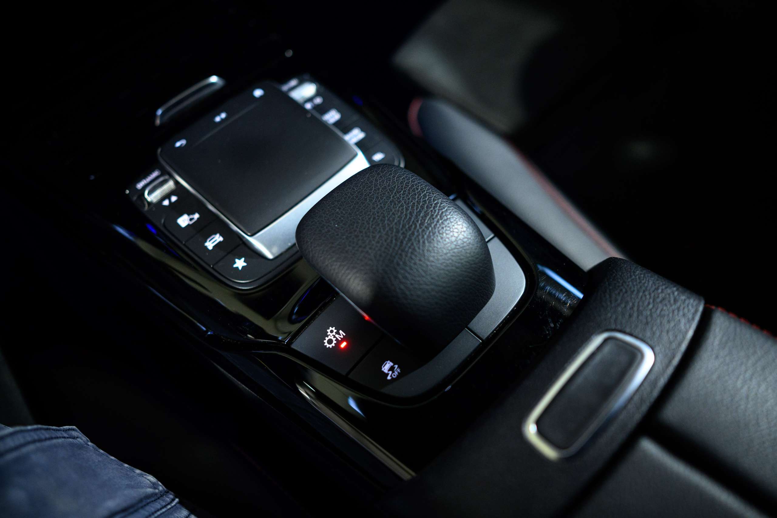 725b1d60-881e-4bec-bc24-015f7628b31148-mercedes-benz-a-45-amg-s-4-matic-burmester-led-nightpack-carplay.jpg