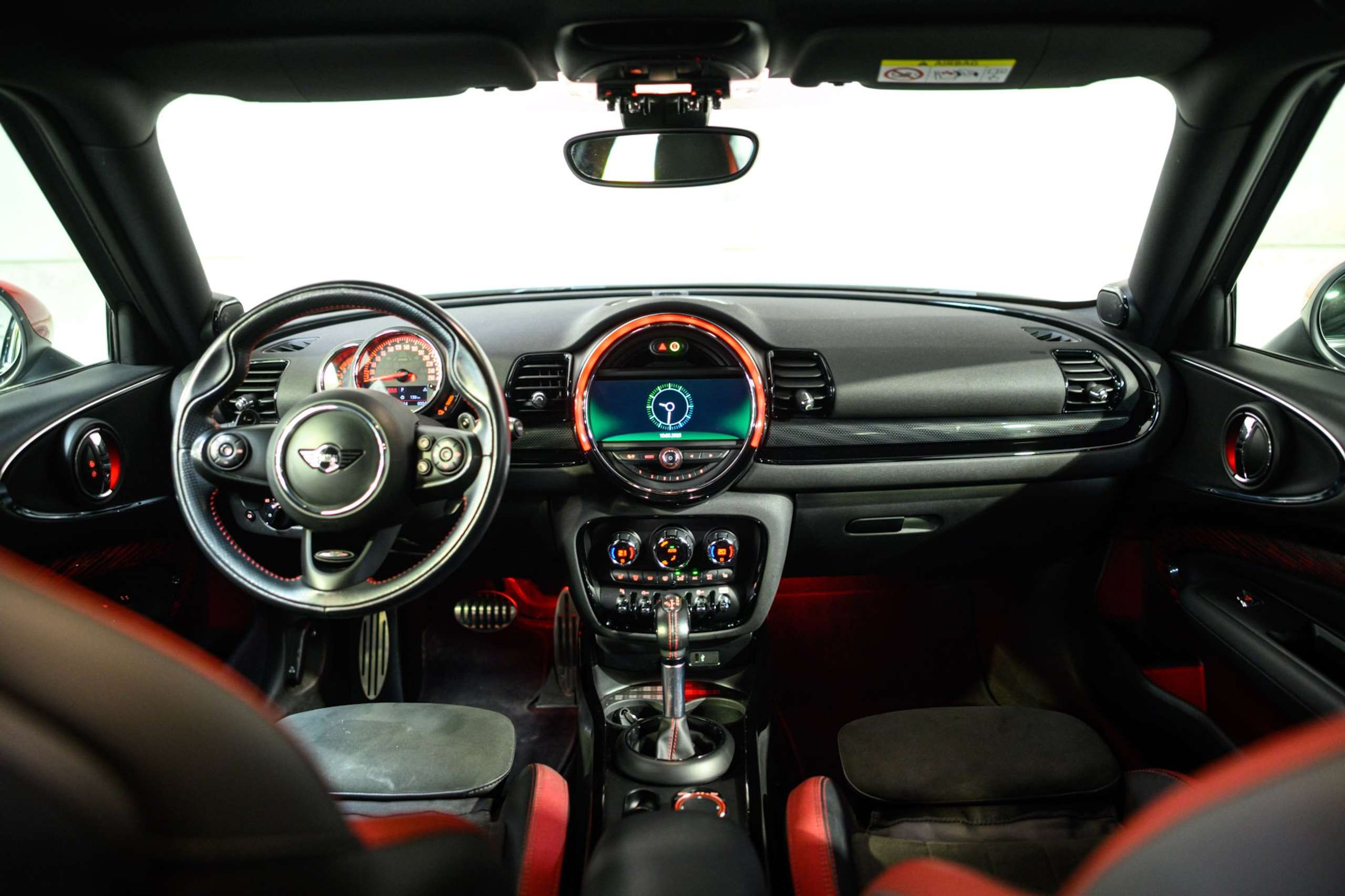 7b0572a4-d9c4-474b-8cbc-9e162a1c70657-mini-john-cooper-works-clubman-2-0as-jcw-works-harman-k-led-awd-carplay.jpg