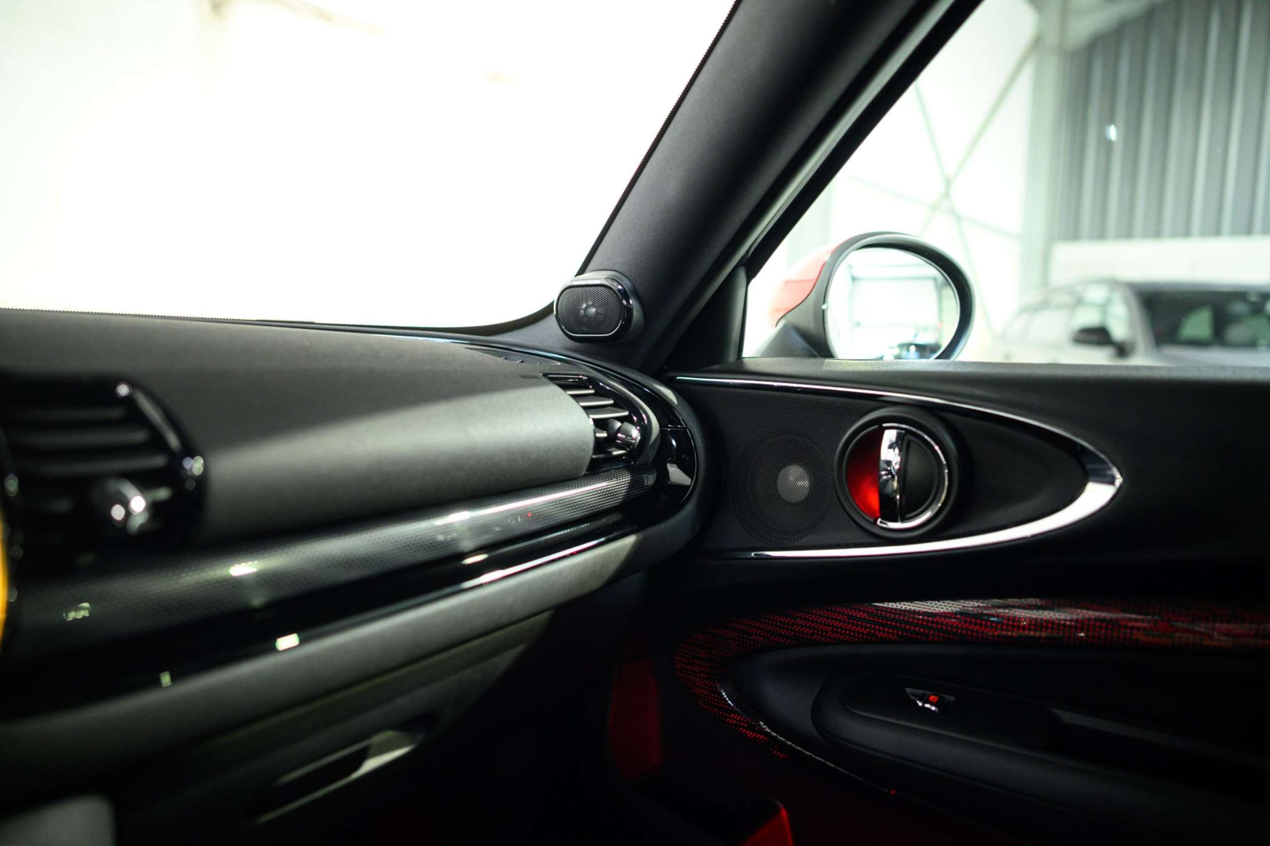 7b0572a4-d9c4-474b-8cbc-9e162a1c70659-mini-john-cooper-works-clubman-2-0as-jcw-works-harman-k-led-awd-carplay.jpg