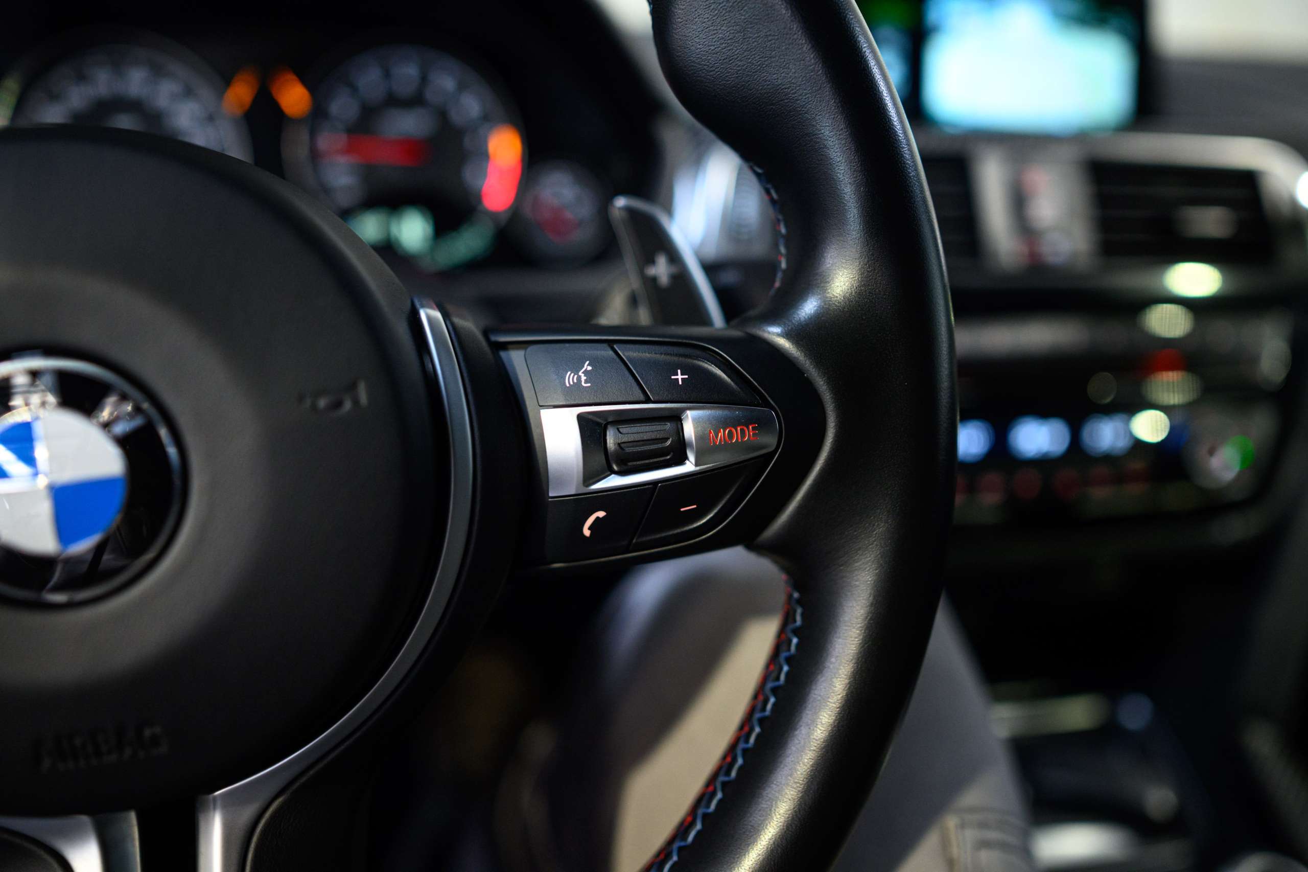 84986894-6574-4b7f-9973-1d7f0603c32832-bmw-m4-dkg-360-adaptive-led-hud-navpro-keyl.jpg