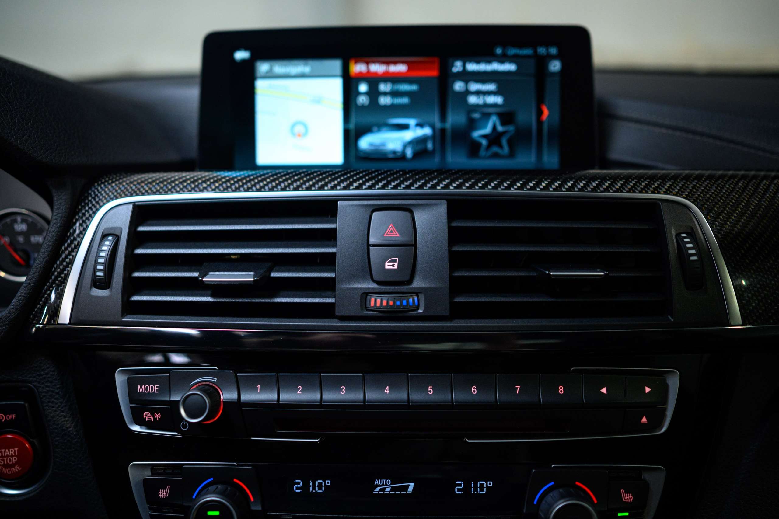 84986894-6574-4b7f-9973-1d7f0603c32843-bmw-m4-dkg-360-adaptive-led-hud-navpro-keyl.jpg