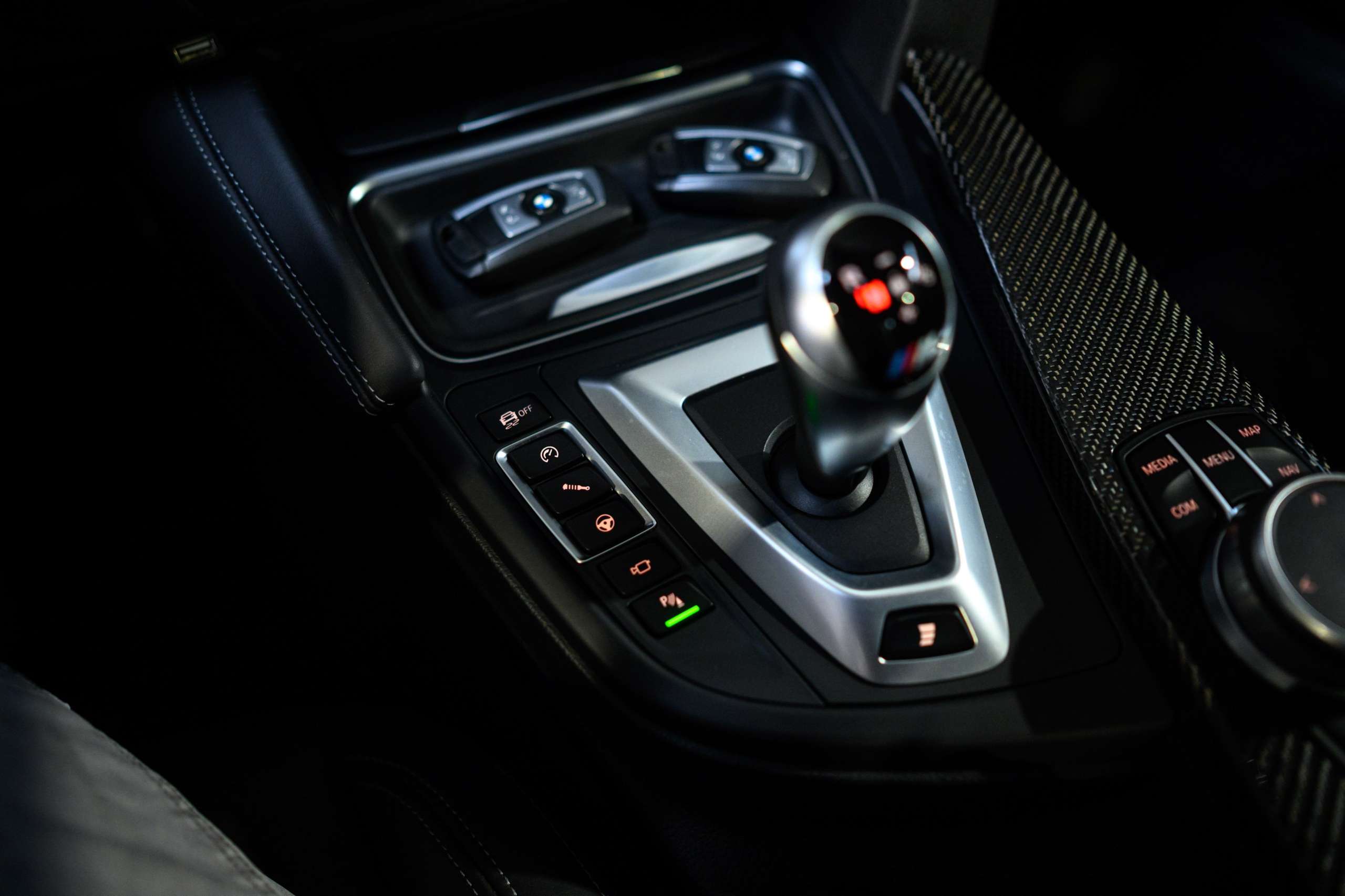 84986894-6574-4b7f-9973-1d7f0603c3289-bmw-m4-dkg-360-adaptive-led-hud-navpro-keyl.jpg