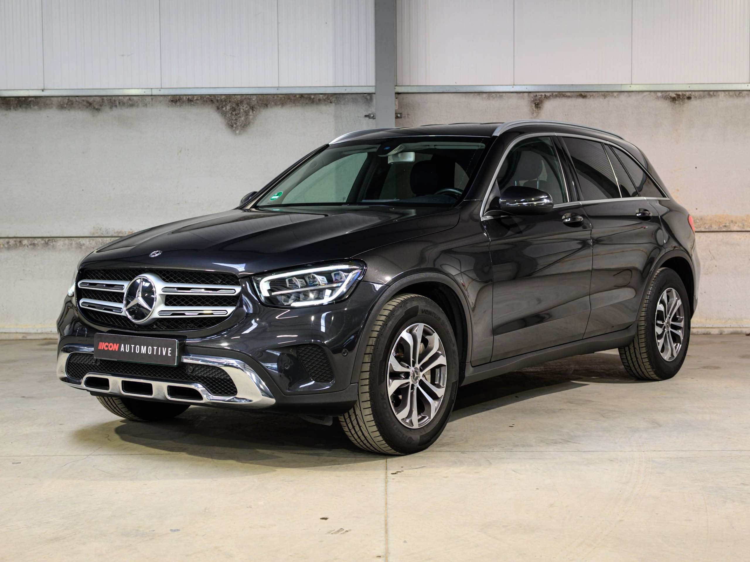9bd8f493-541e-4f00-b91b-f16855fe6ada3-mercedes-benz-glc-200-4-matic-camera-hifi-virtual-dash.jpg
