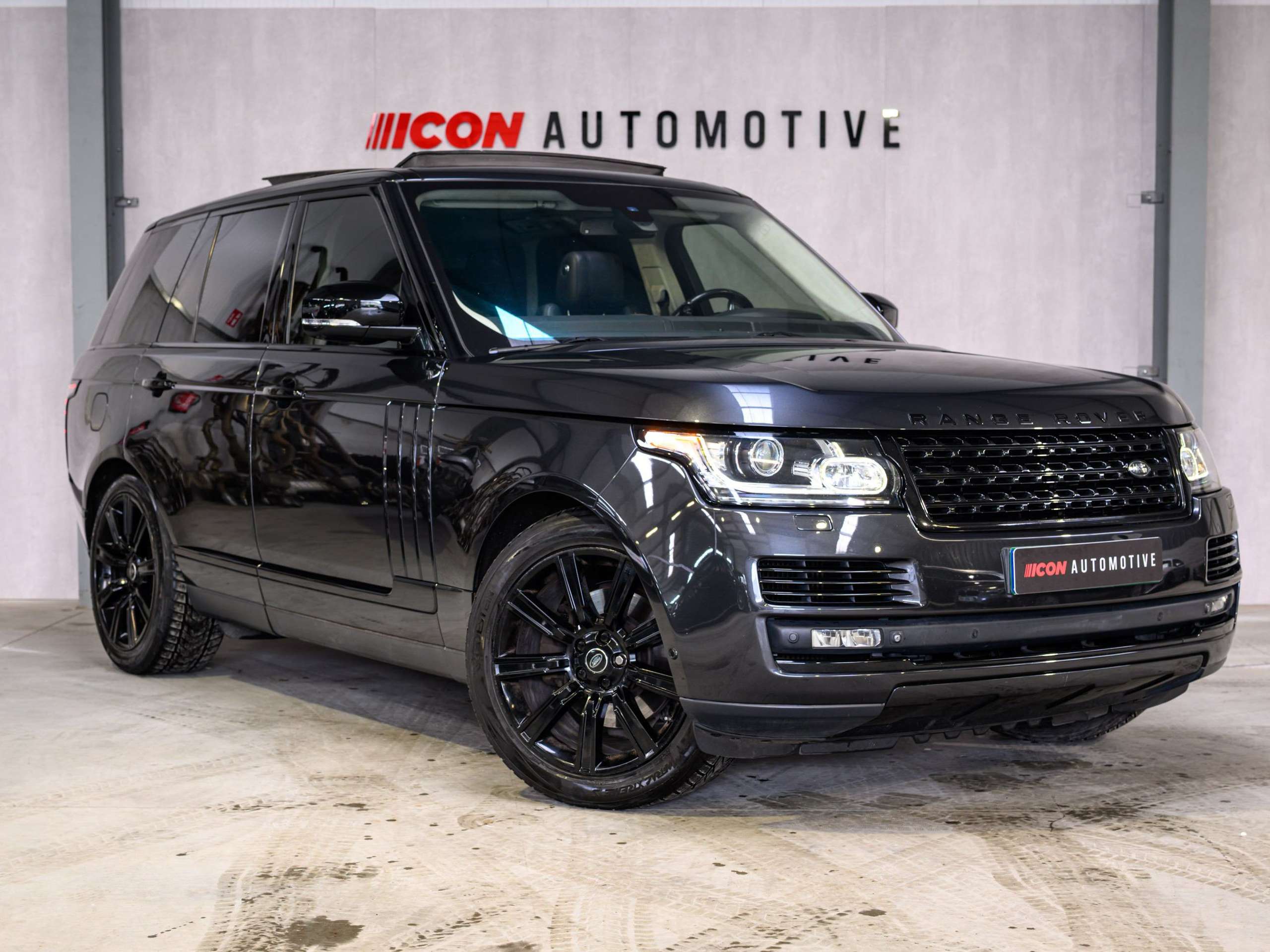 a2c58f38-b98a-46ad-9433-0e76bd65d4e91-land-rover-range-rover-vogue-3-0-tdv6-full-option-pano-meridian.jpg