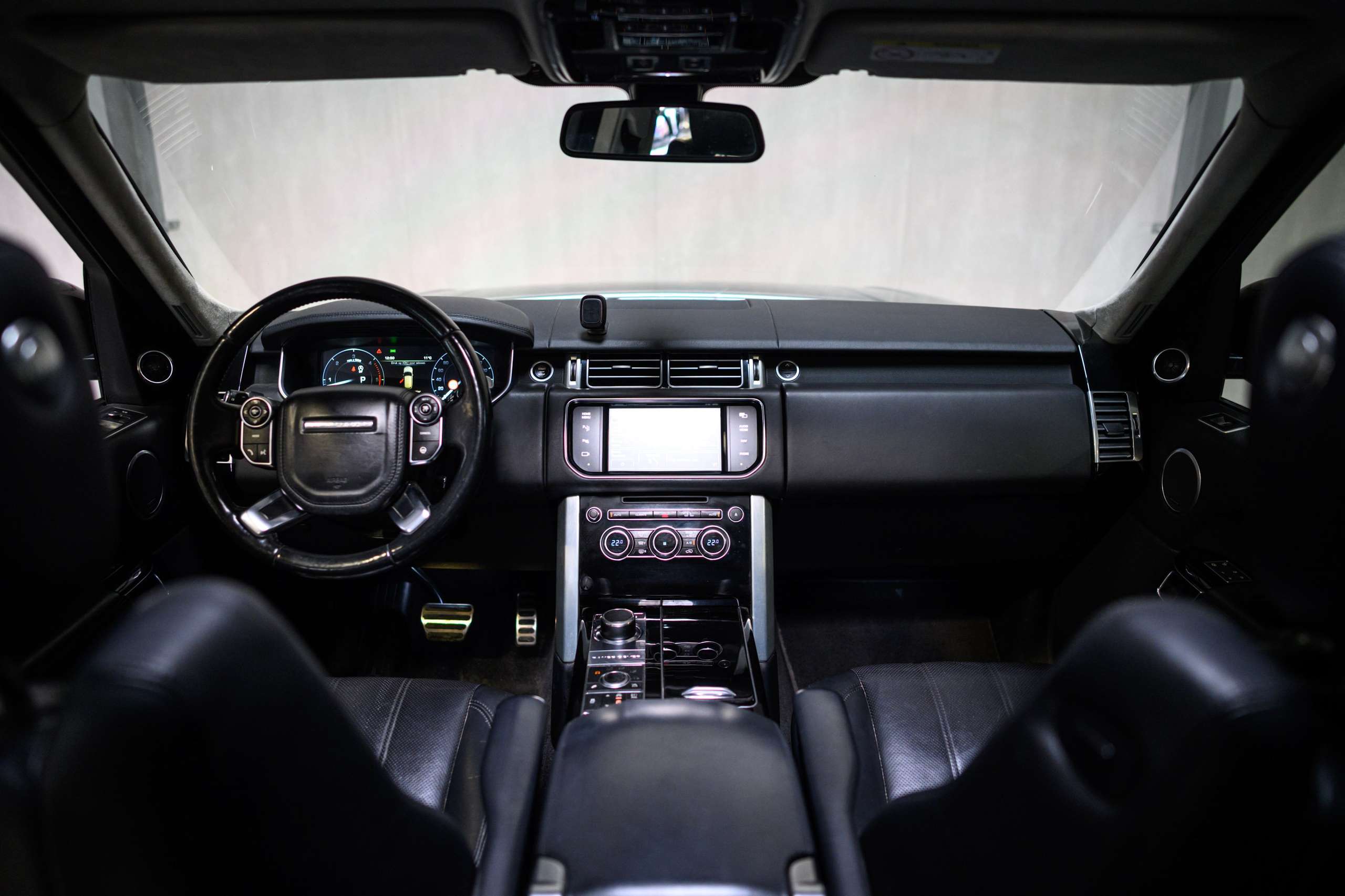 a2c58f38-b98a-46ad-9433-0e76bd65d4e910-land-rover-range-rover-vogue-3-0-tdv6-full-option-pano-meridian.jpg