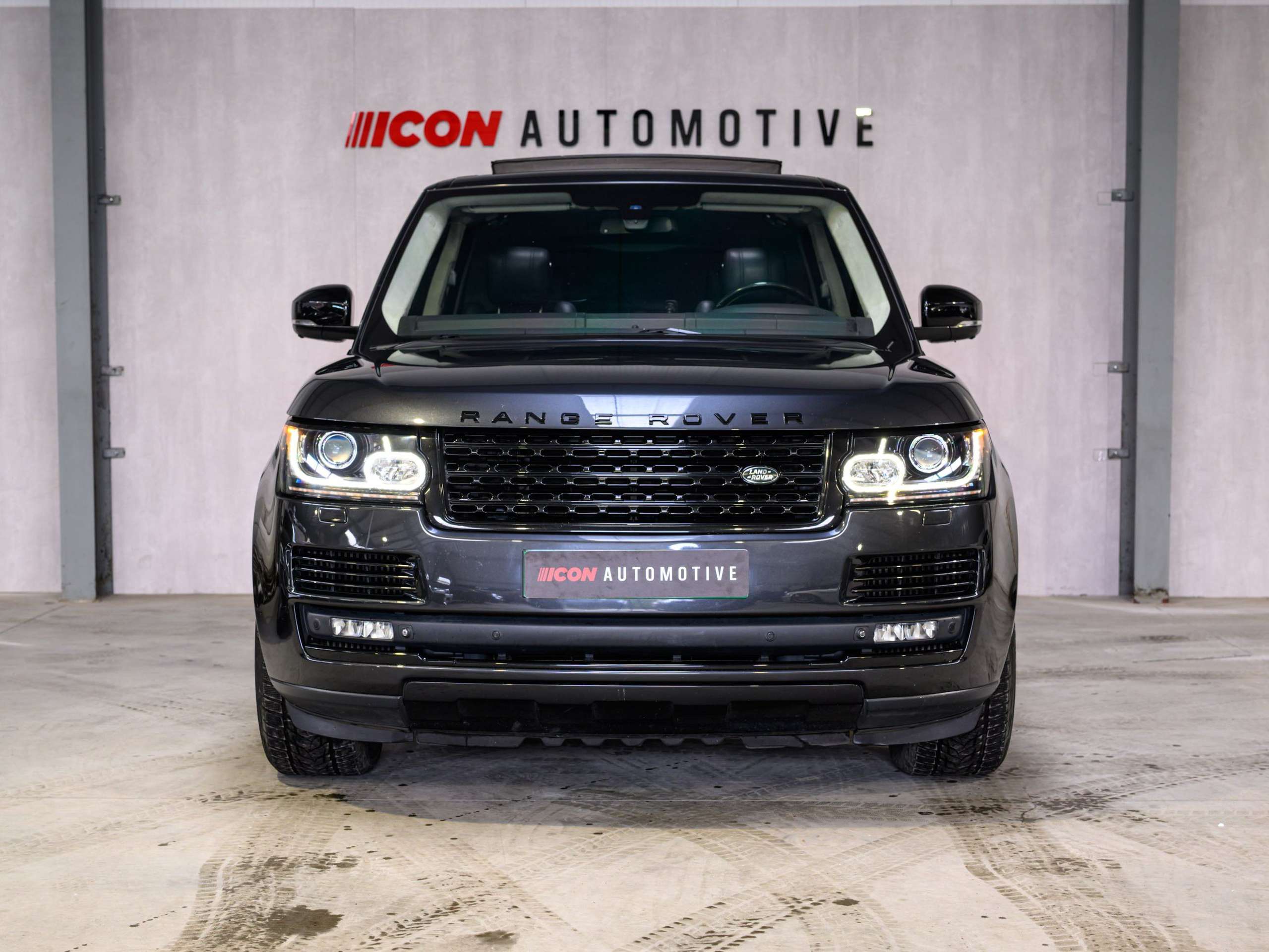 a2c58f38-b98a-46ad-9433-0e76bd65d4e92-land-rover-range-rover-vogue-3-0-tdv6-full-option-pano-meridian.jpg