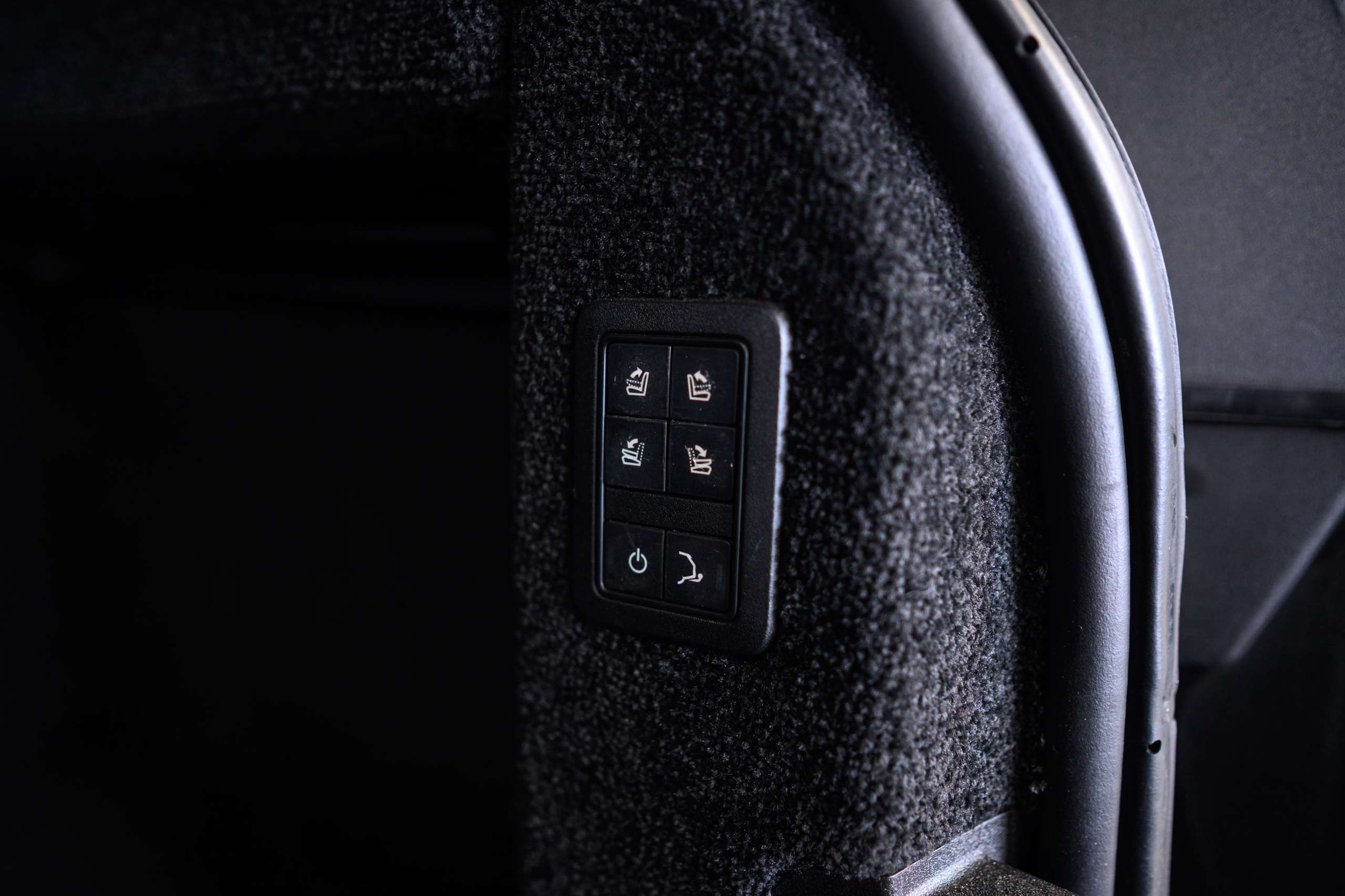 a2c58f38-b98a-46ad-9433-0e76bd65d4e920-land-rover-range-rover-vogue-3-0-tdv6-full-option-pano-meridian.jpg