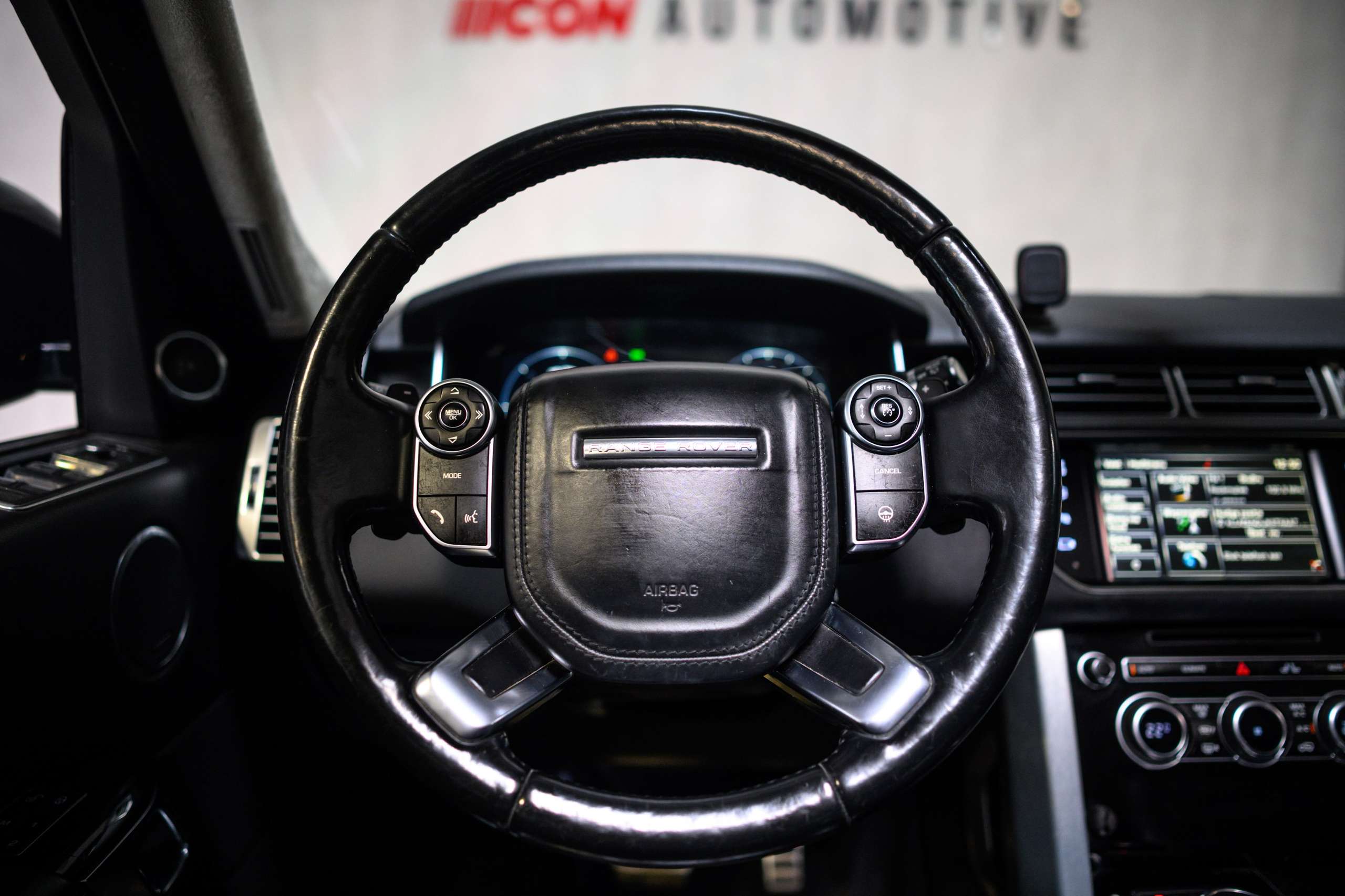 a2c58f38-b98a-46ad-9433-0e76bd65d4e925-land-rover-range-rover-vogue-3-0-tdv6-full-option-pano-meridian.jpg