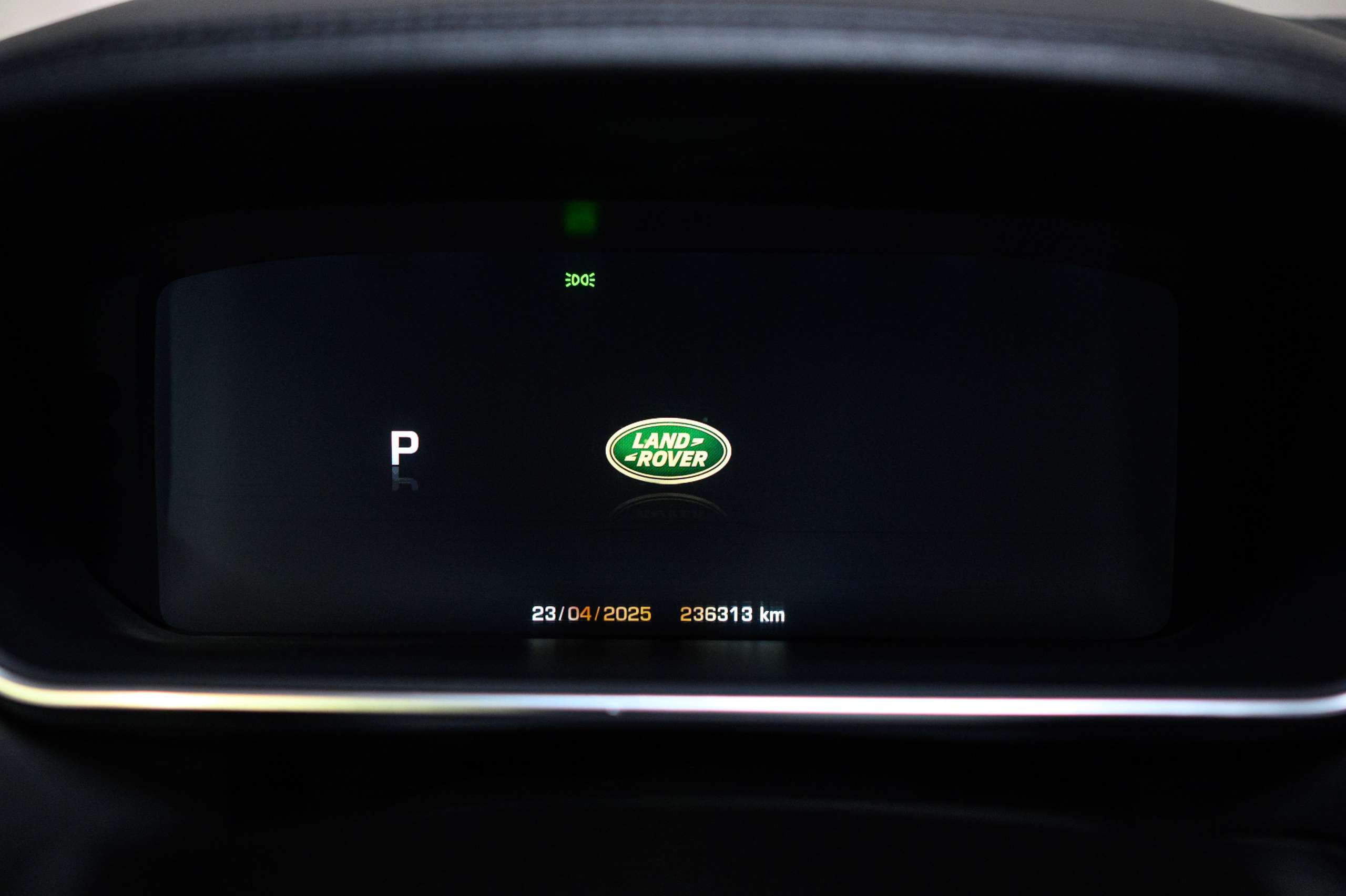 a2c58f38-b98a-46ad-9433-0e76bd65d4e933-land-rover-range-rover-vogue-3-0-tdv6-full-option-pano-meridian.jpg