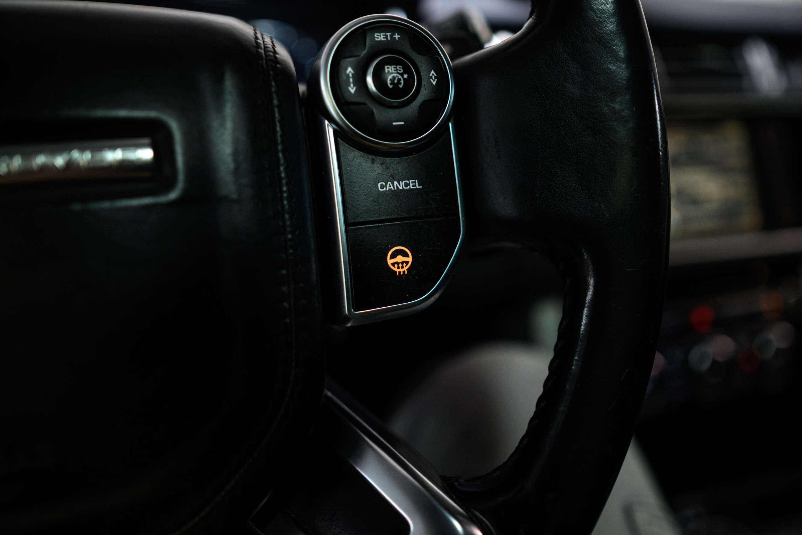 a2c58f38-b98a-46ad-9433-0e76bd65d4e936-land-rover-range-rover-vogue-3-0-tdv6-full-option-pano-meridian.jpg