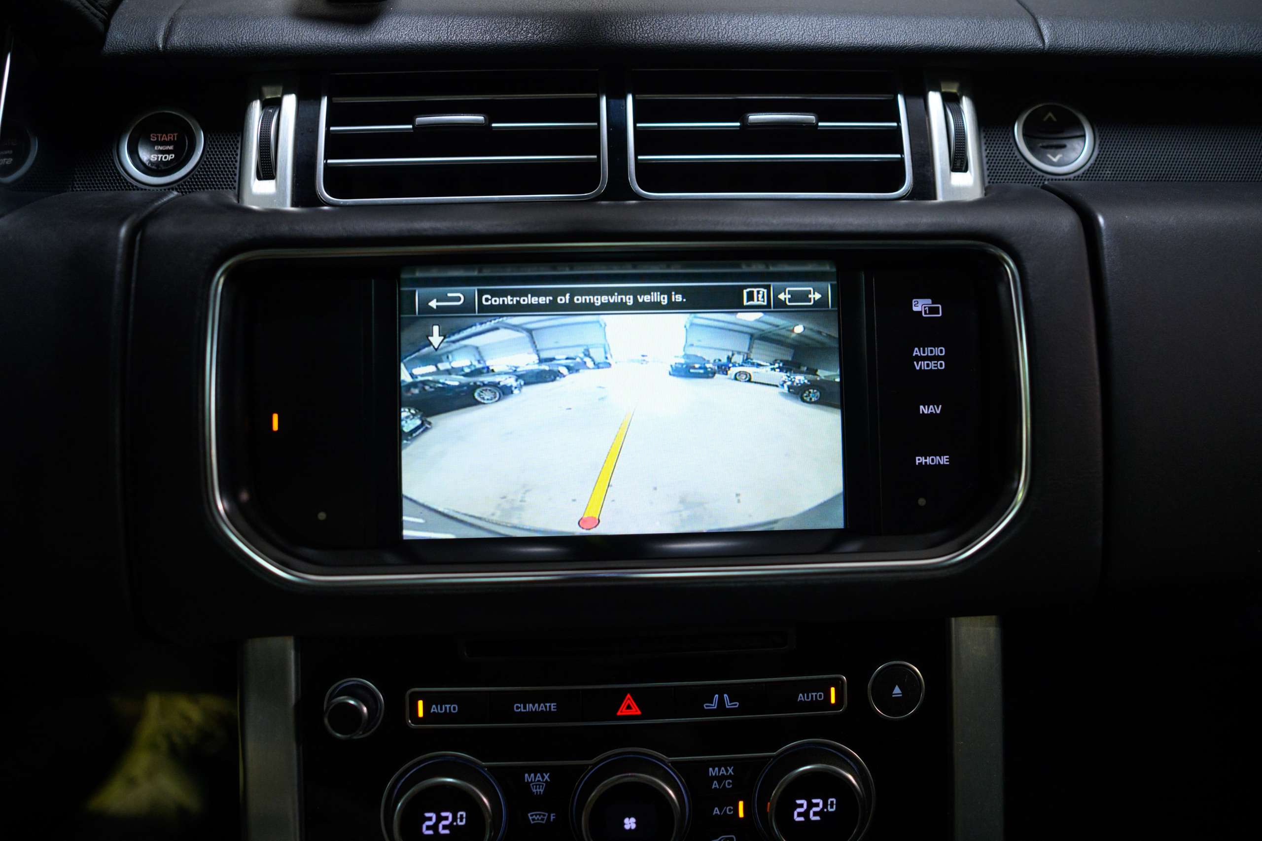 a2c58f38-b98a-46ad-9433-0e76bd65d4e938-land-rover-range-rover-vogue-3-0-tdv6-full-option-pano-meridian.jpg