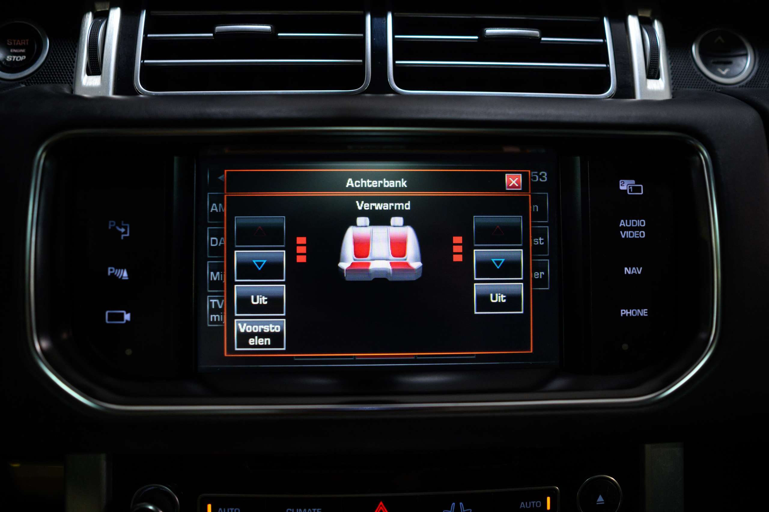 a2c58f38-b98a-46ad-9433-0e76bd65d4e940-land-rover-range-rover-vogue-3-0-tdv6-full-option-pano-meridian.jpg