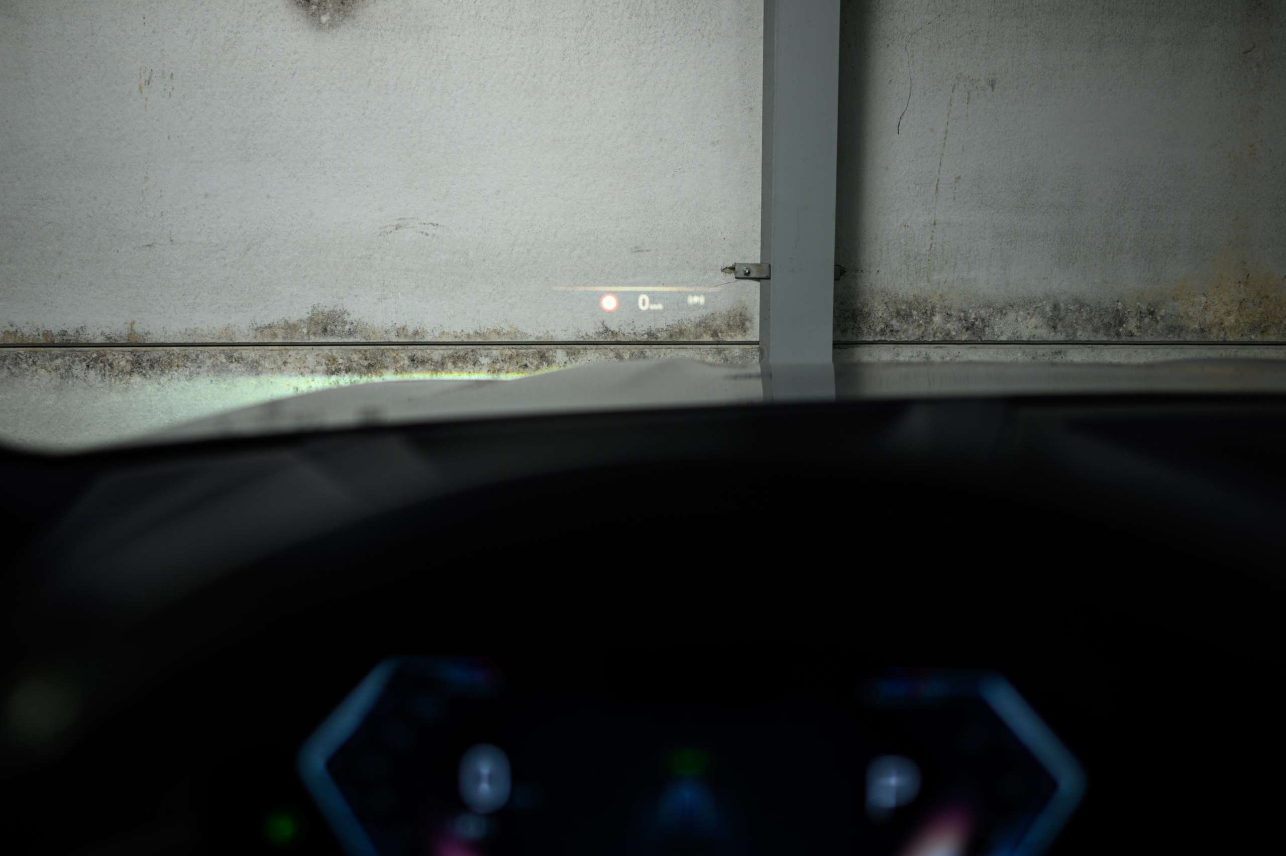 a5c408be-e792-4b7b-9f22-1bd8cd31aeaf30-bmw-x7-40d-lichte-vracht-btw-frozen-grey-full-opt.jpg
