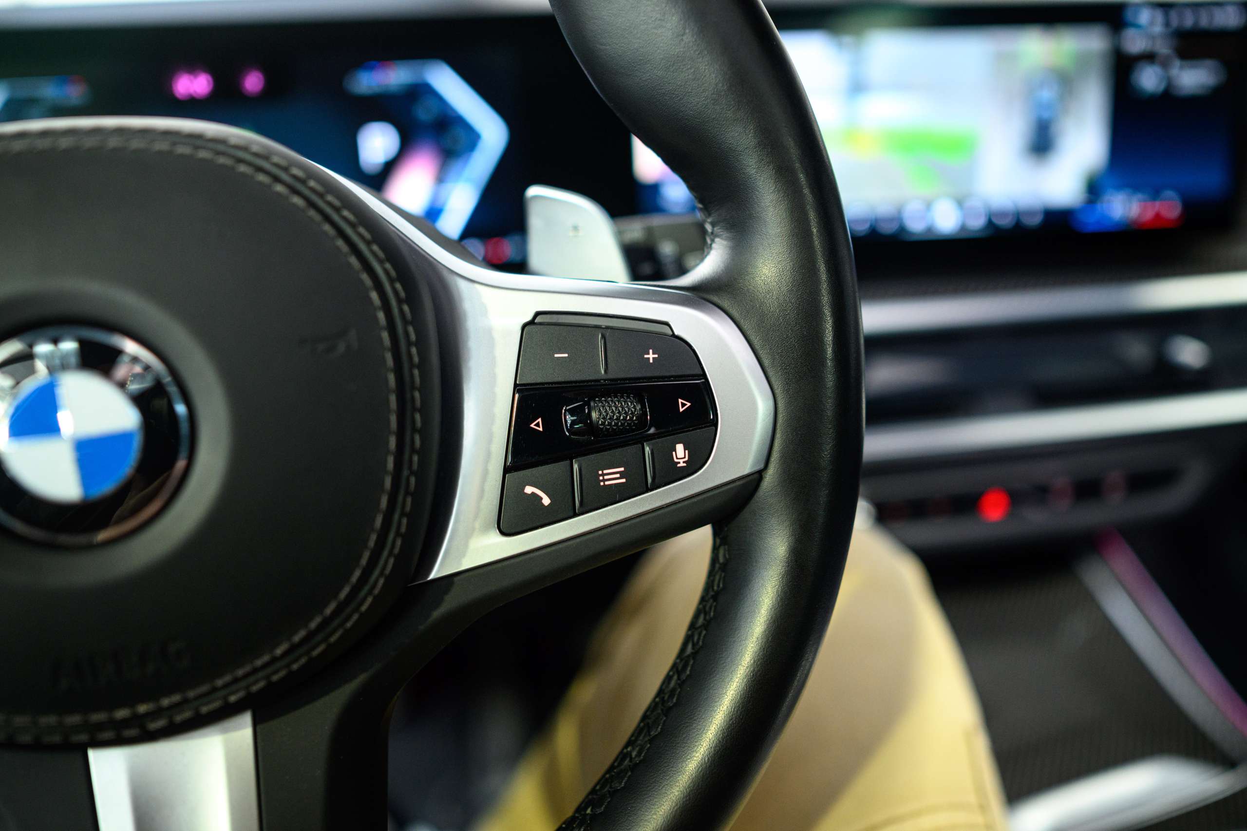 a5c408be-e792-4b7b-9f22-1bd8cd31aeaf35-bmw-x7-40d-lichte-vracht-btw-frozen-grey-full-opt.jpg