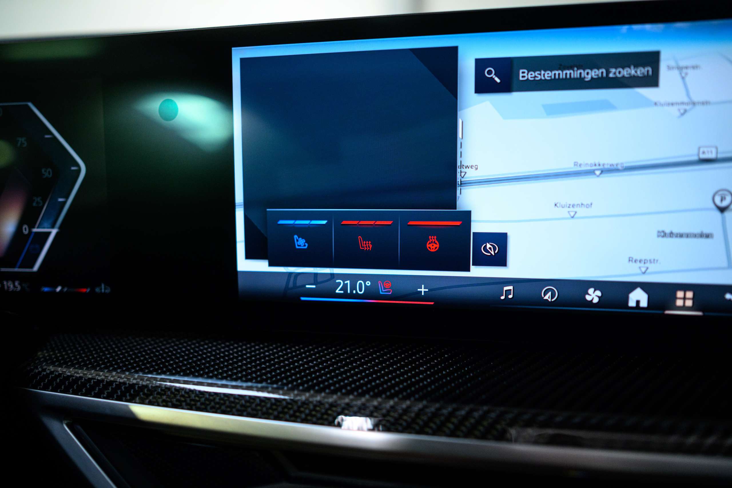 a5c408be-e792-4b7b-9f22-1bd8cd31aeaf39-bmw-x7-40d-lichte-vracht-btw-frozen-grey-full-opt.jpg