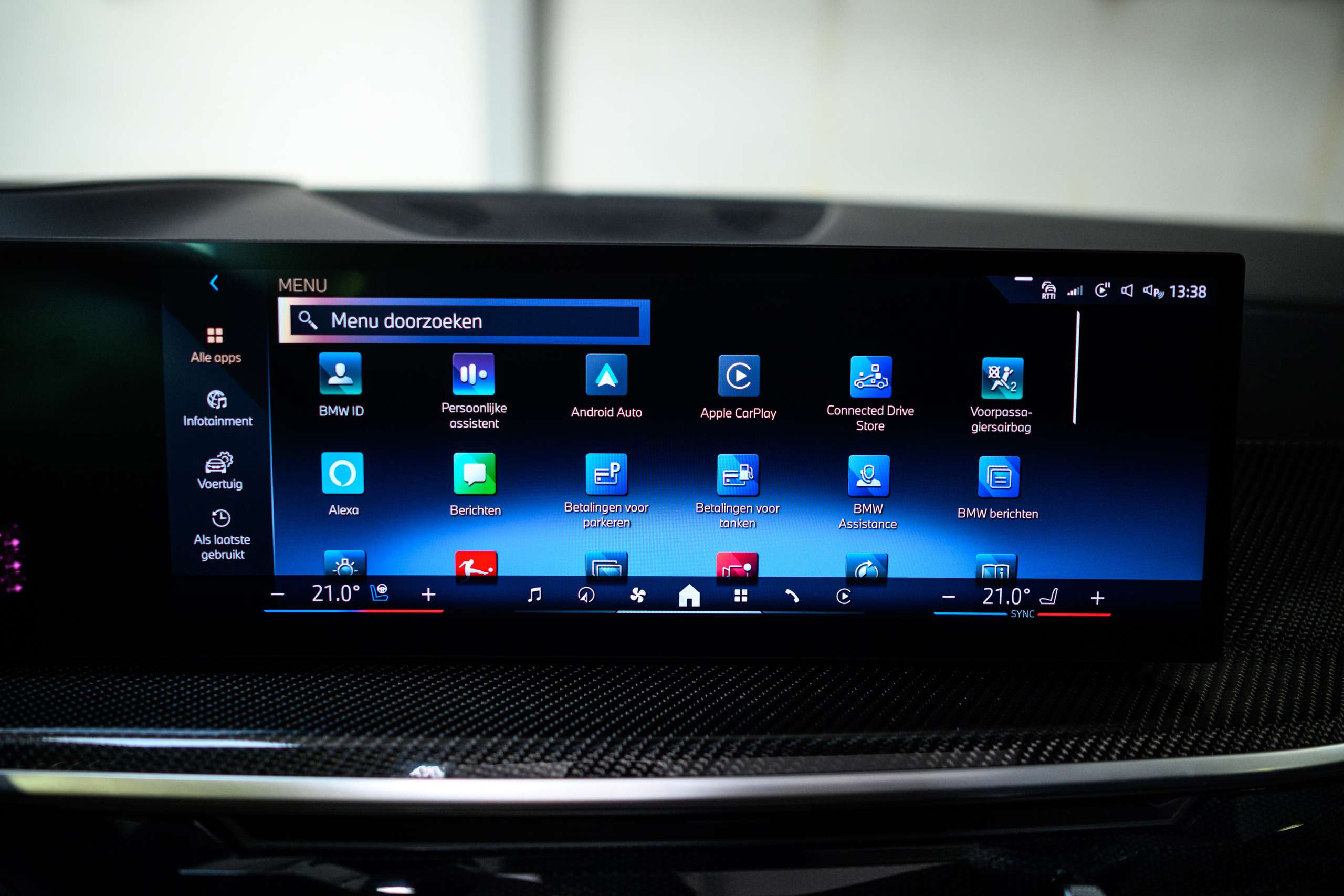 a5c408be-e792-4b7b-9f22-1bd8cd31aeaf40-bmw-x7-40d-lichte-vracht-btw-frozen-grey-full-opt.jpg