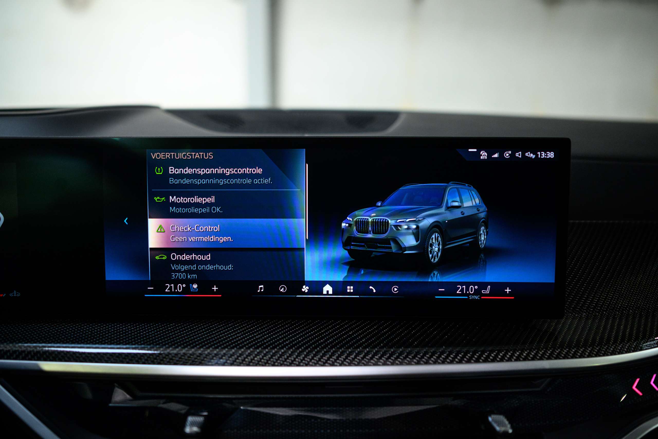 a5c408be-e792-4b7b-9f22-1bd8cd31aeaf44-bmw-x7-40d-lichte-vracht-btw-frozen-grey-full-opt.jpg