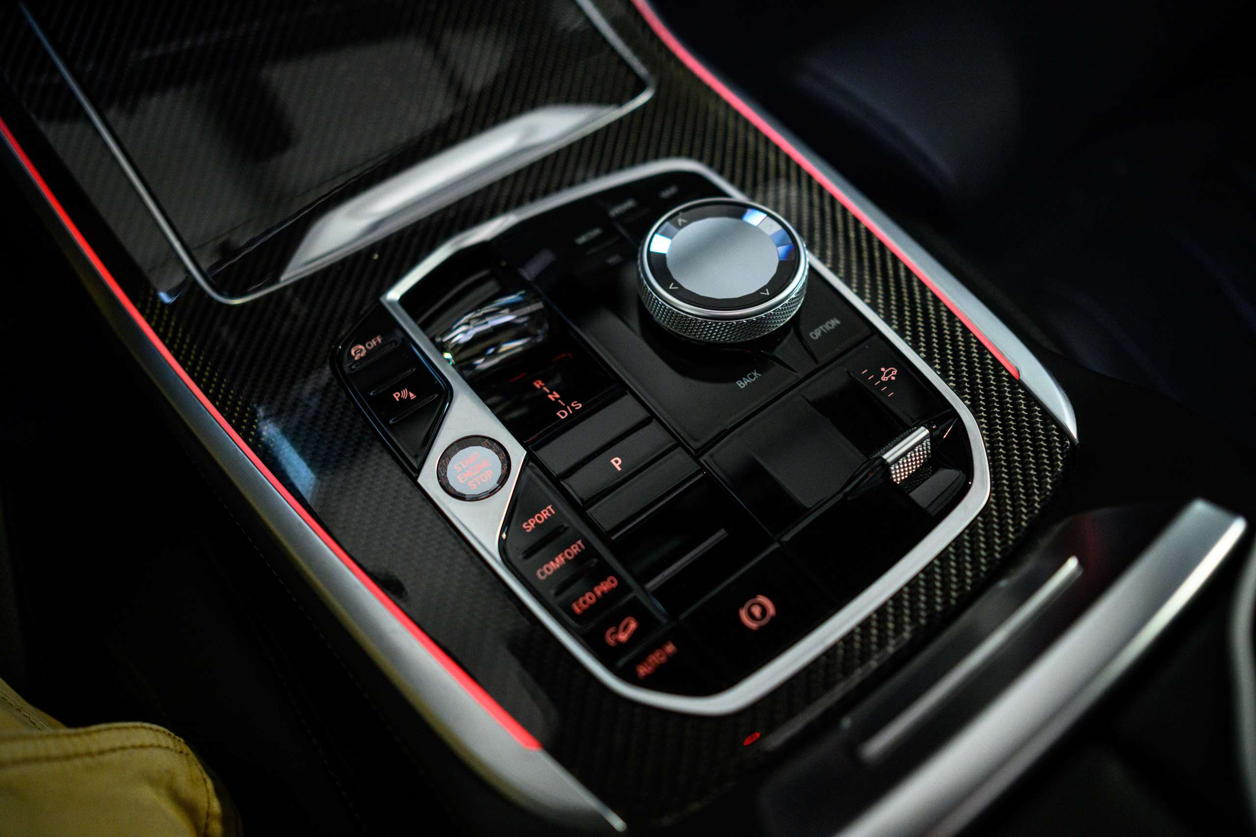 a5c408be-e792-4b7b-9f22-1bd8cd31aeaf46-bmw-x7-40d-lichte-vracht-btw-frozen-grey-full-opt.jpg