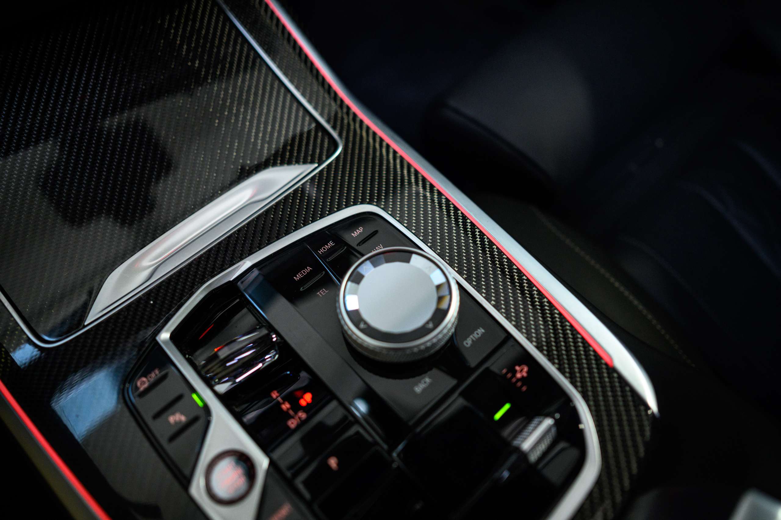 a5c408be-e792-4b7b-9f22-1bd8cd31aeaf47-bmw-x7-40d-lichte-vracht-btw-frozen-grey-full-opt.jpg