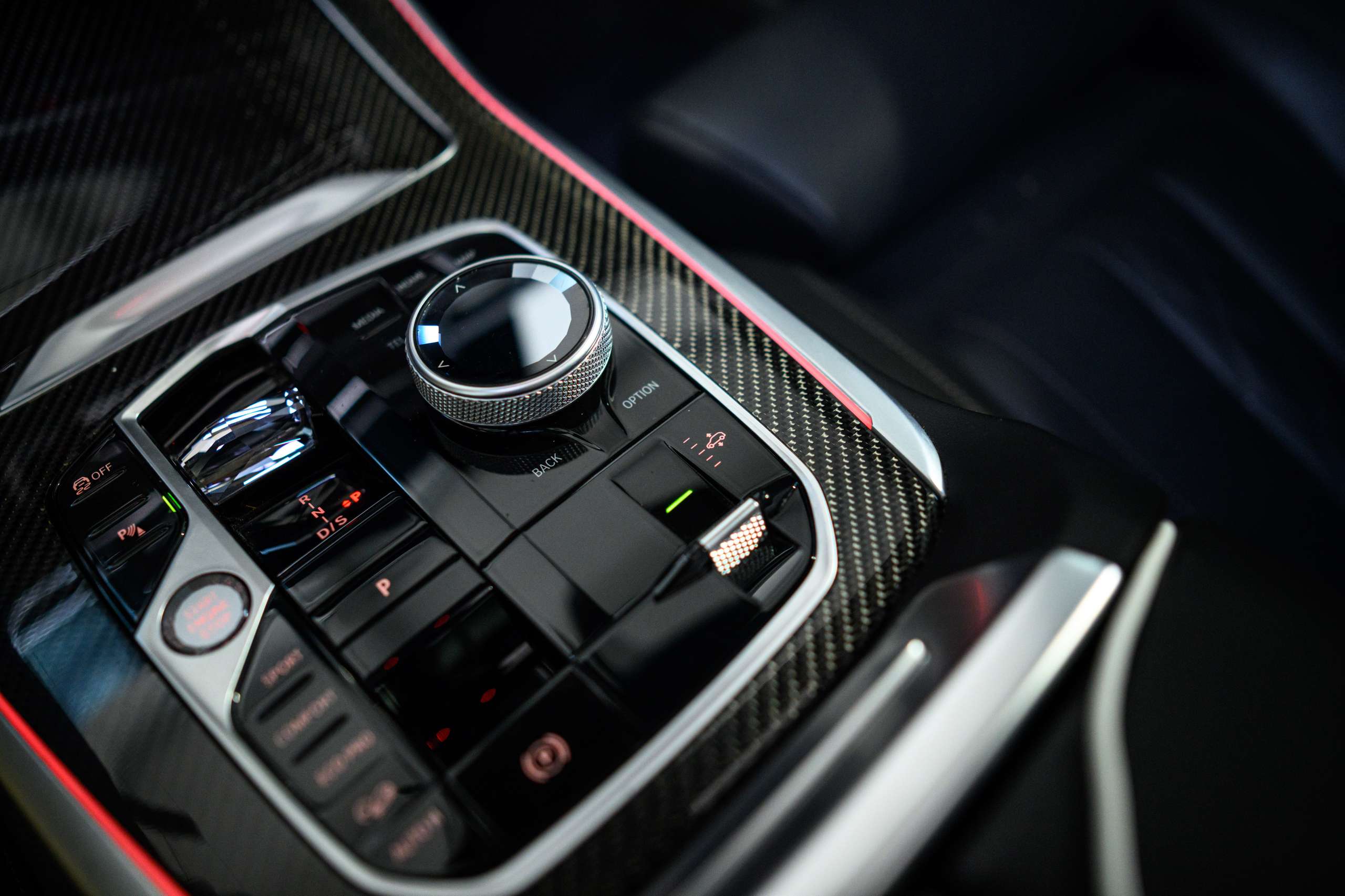 a5c408be-e792-4b7b-9f22-1bd8cd31aeaf48-bmw-x7-40d-lichte-vracht-btw-frozen-grey-full-opt.jpg